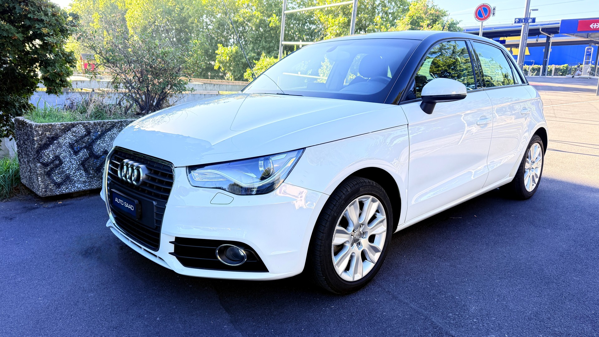 AUDI A1 Sportback 1.4 TFSI Attraction S-tronic-image-2