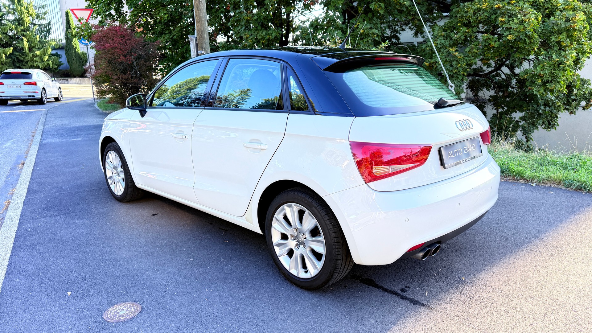 AUDI A1 Sportback 1.4 TFSI Attraction S-tronic-image-4