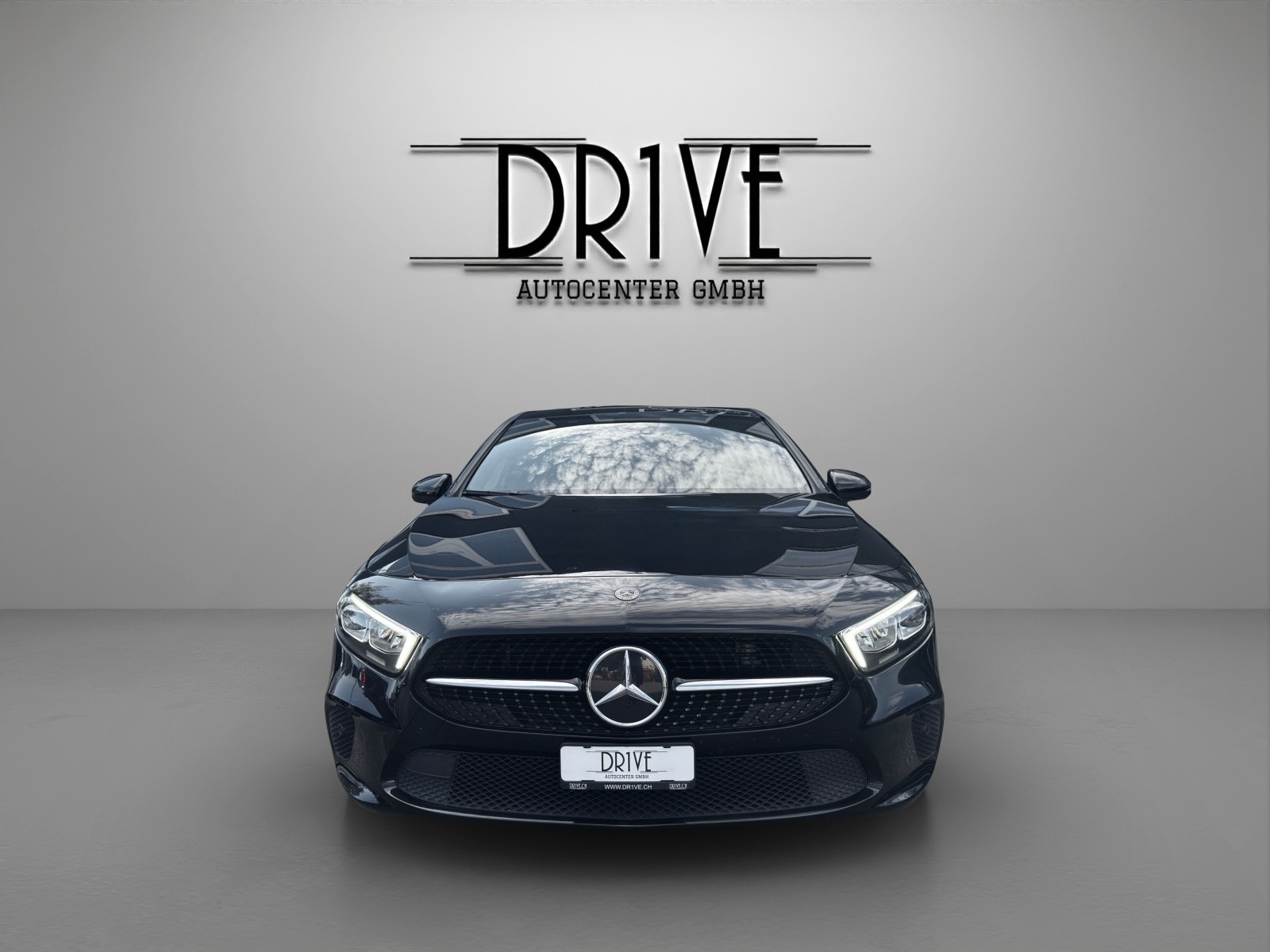 MERCEDES-BENZ A 180 Night Star 7G-DCT-image-1
