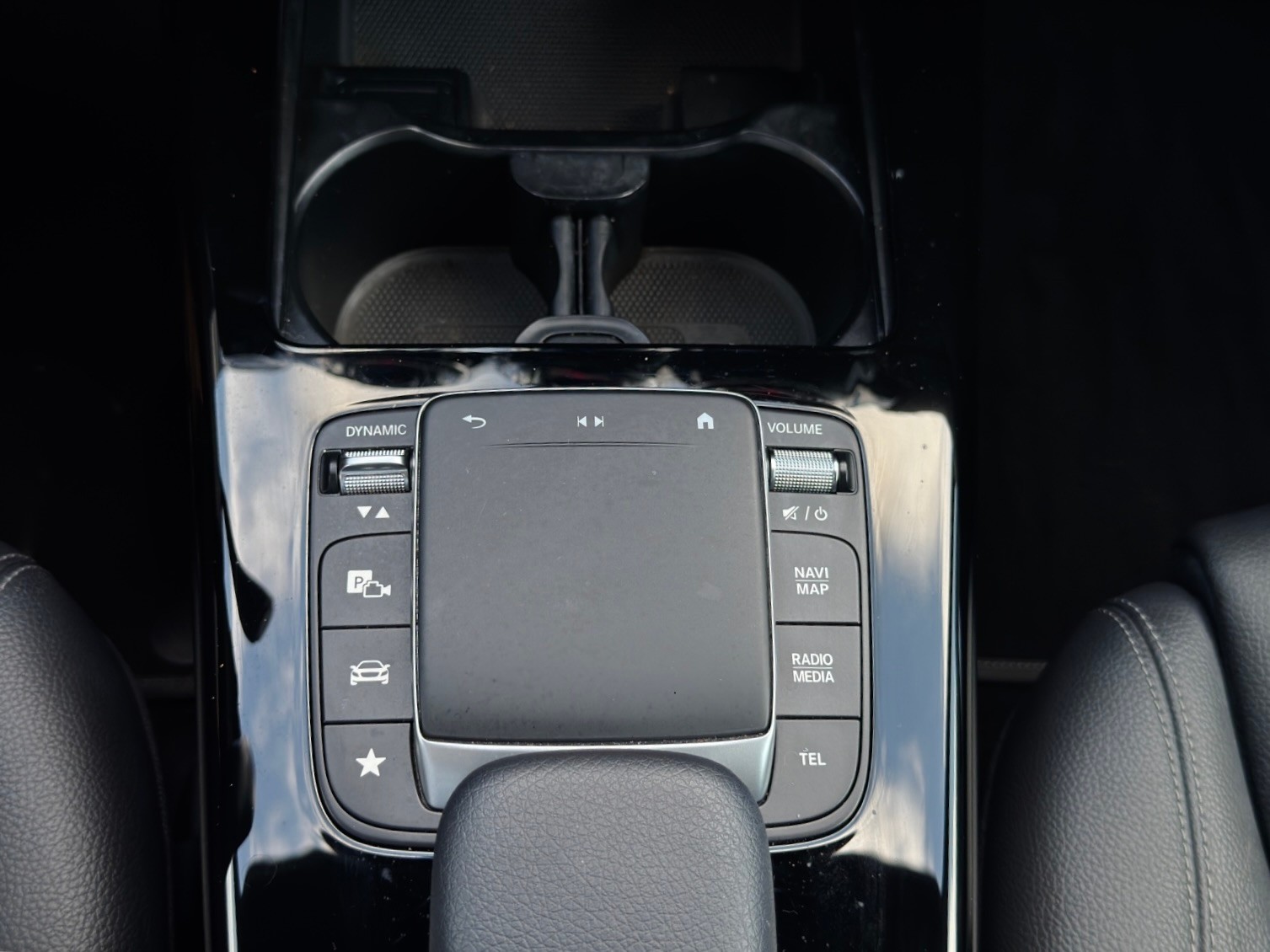 MERCEDES-BENZ A 180 Night Star 7G-DCT-image-12