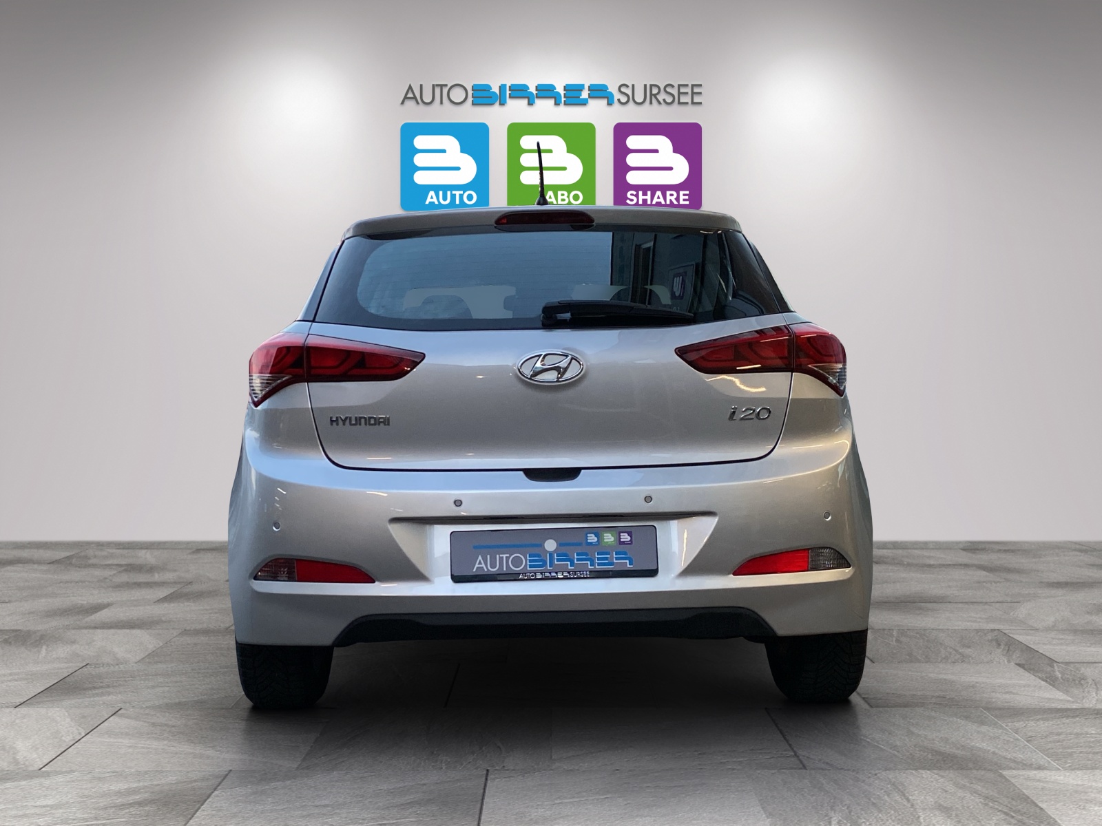 HYUNDAI i20 1.4 Amplia-image-5