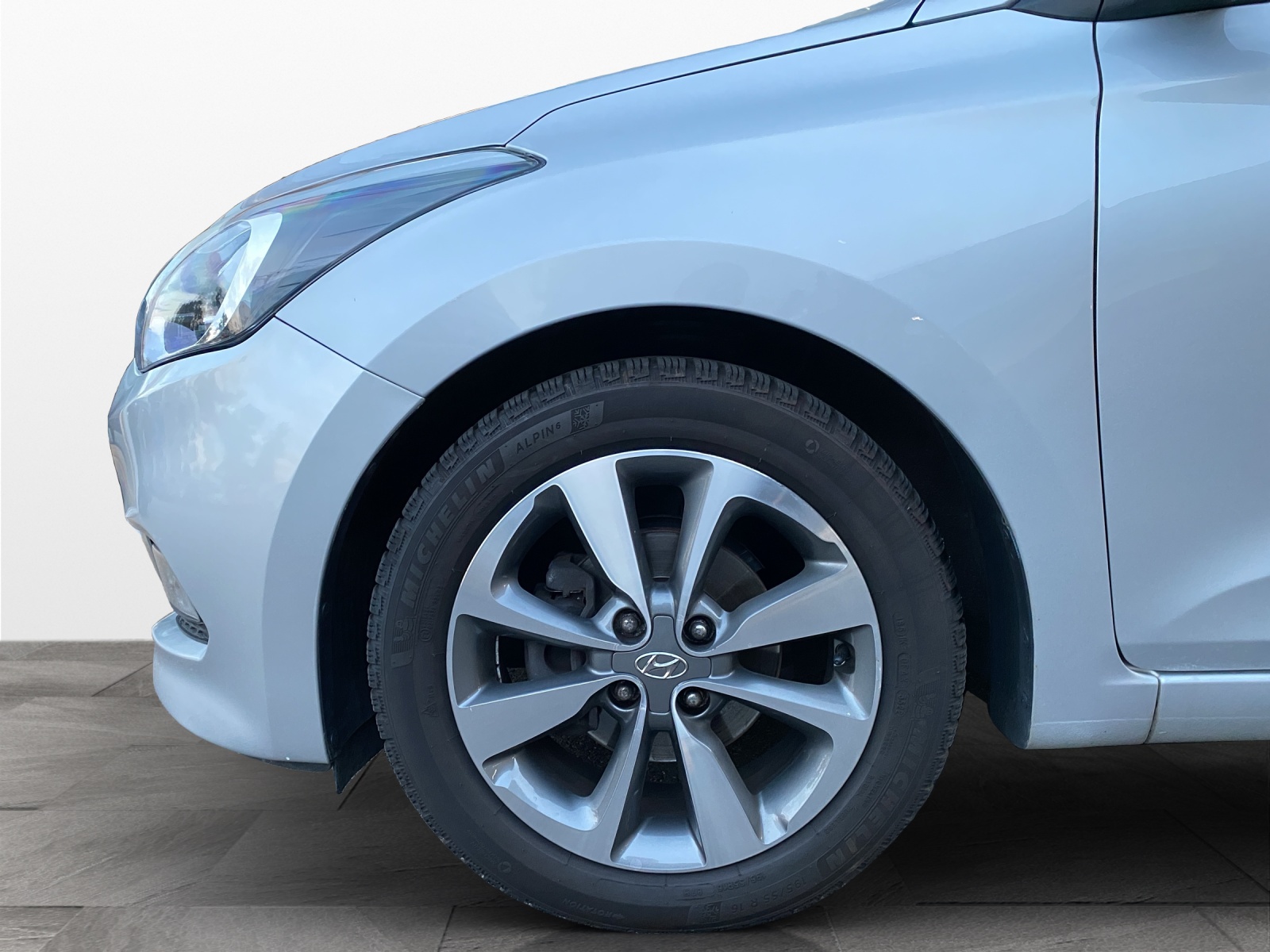 HYUNDAI i20 1.4 Amplia-image-8