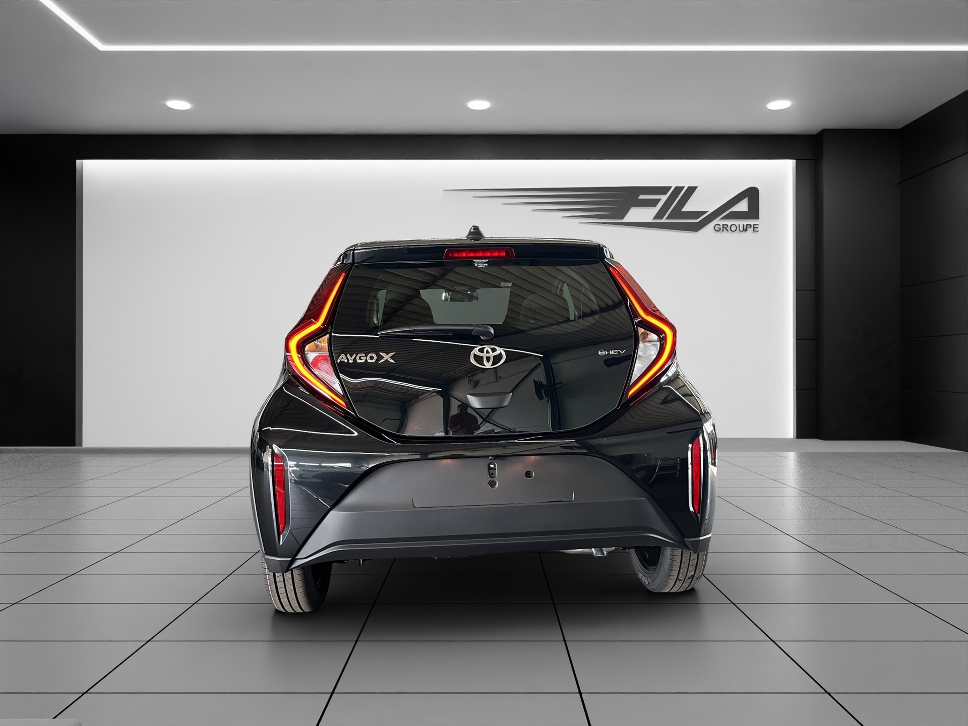TOYOTA AYGO X 1.5 VVT-i HSD Comfort-image-4