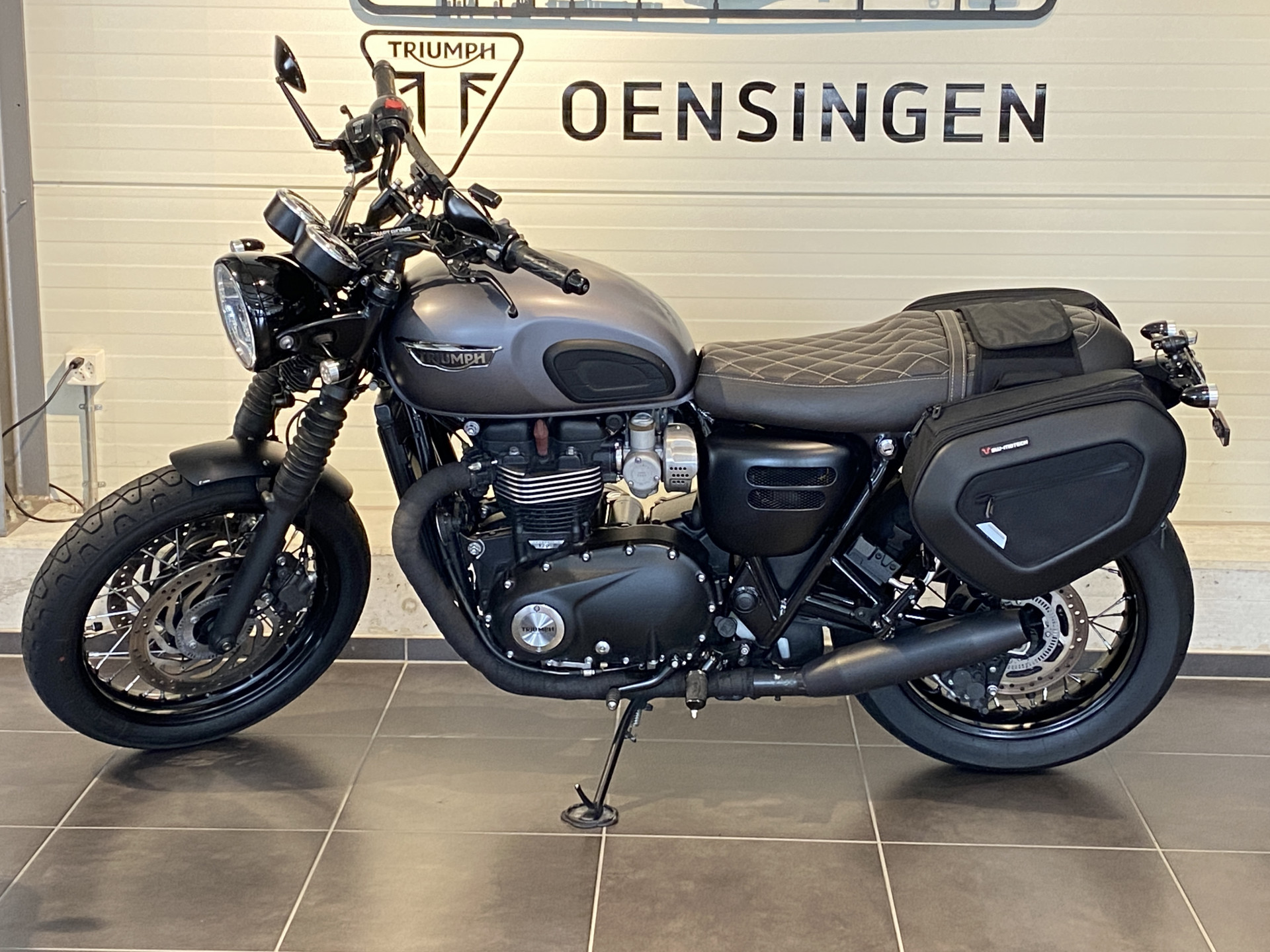 TRIUMPH Bonneville T120 Black