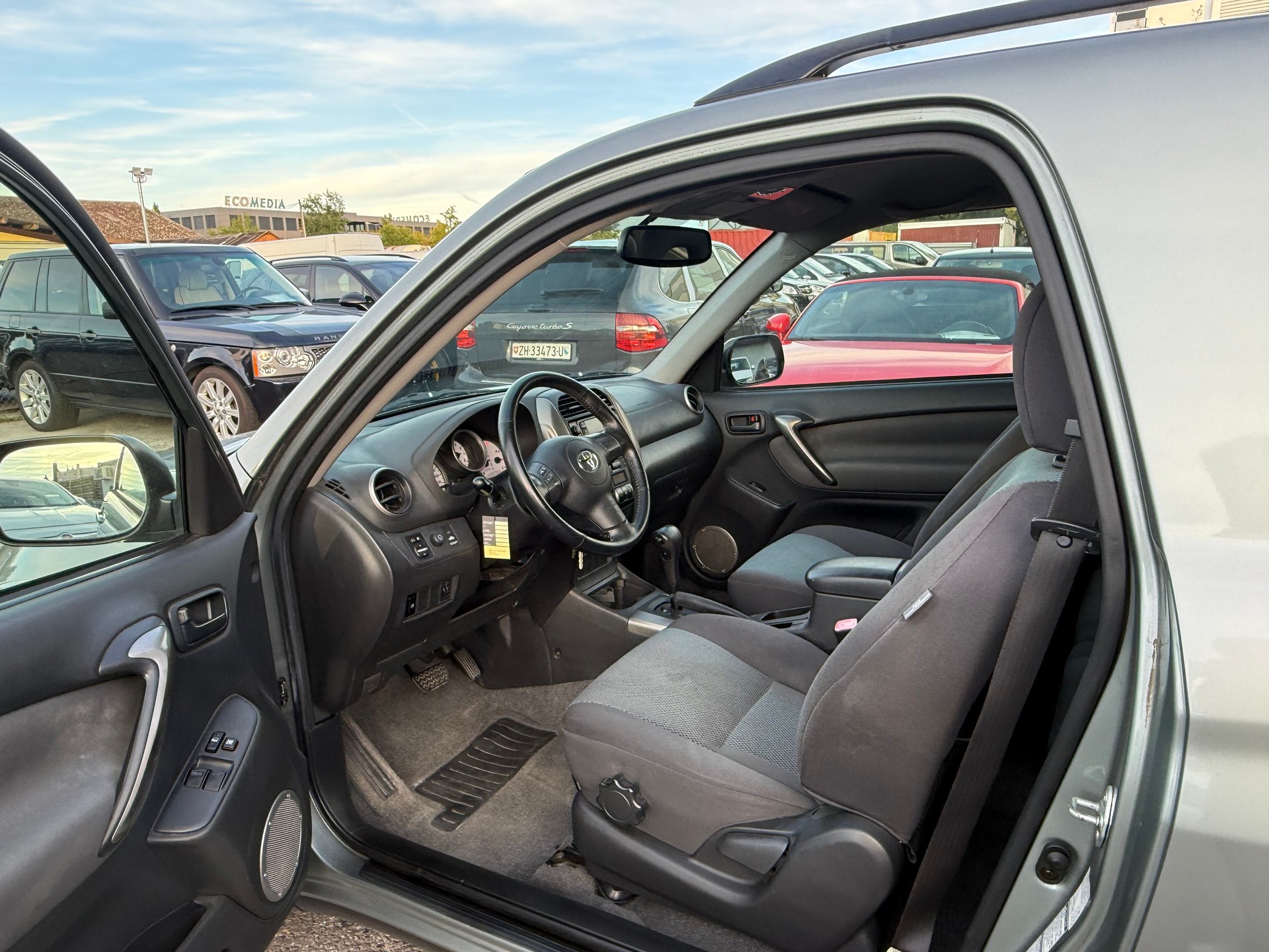 TOYOTA RAV-4 2.0 16V Linea Sol Automatik / Frisch ab MFK / 1.Hand / Facelift / TOP ZUSTAND-image-9