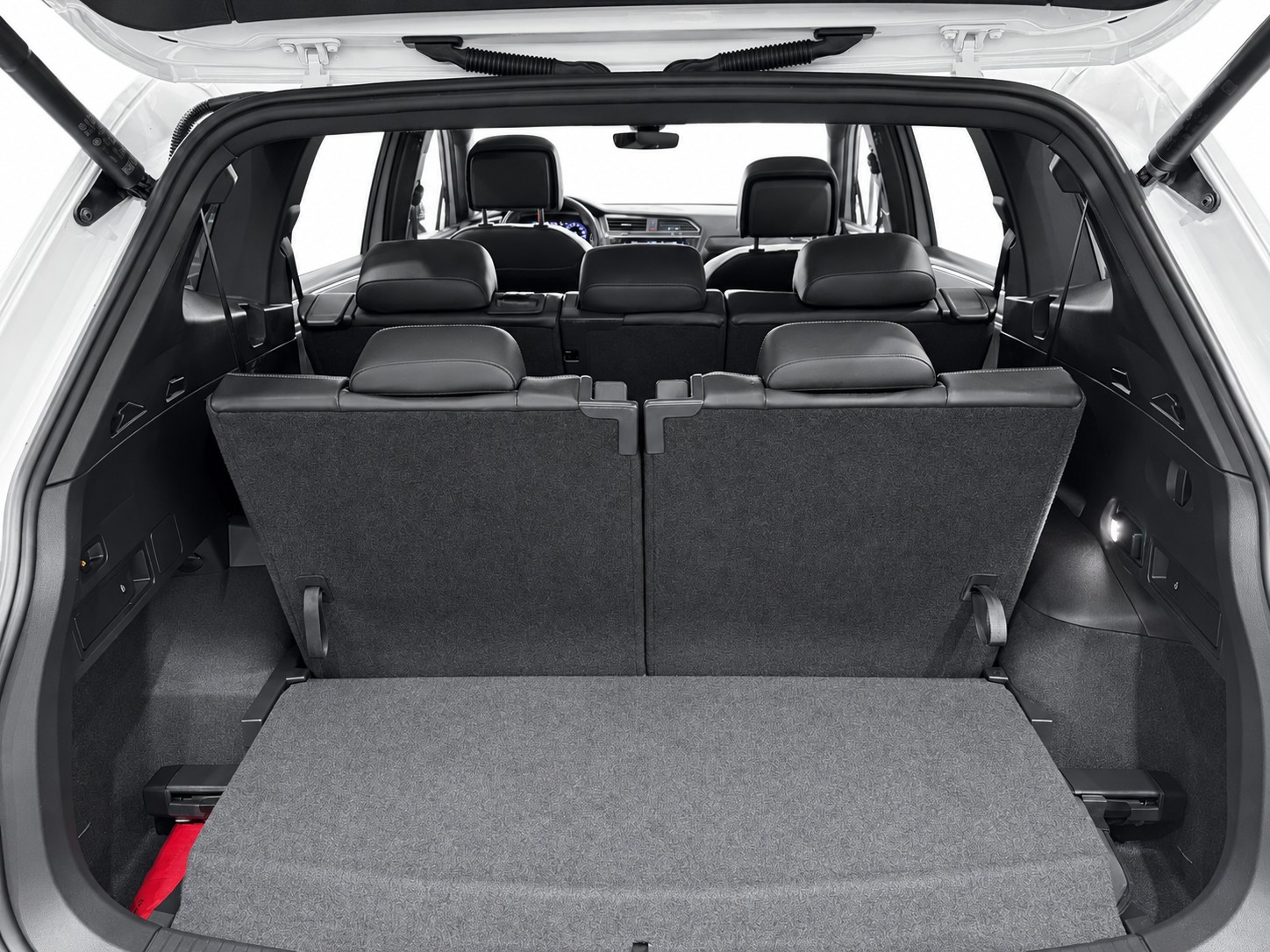 VW Tiguan Allspace 2.0 TDI SCR R-Line 4Motion DSG * 7-Plätzer * Anhängerkupplung * Panorama-Glasdach *-image-12
