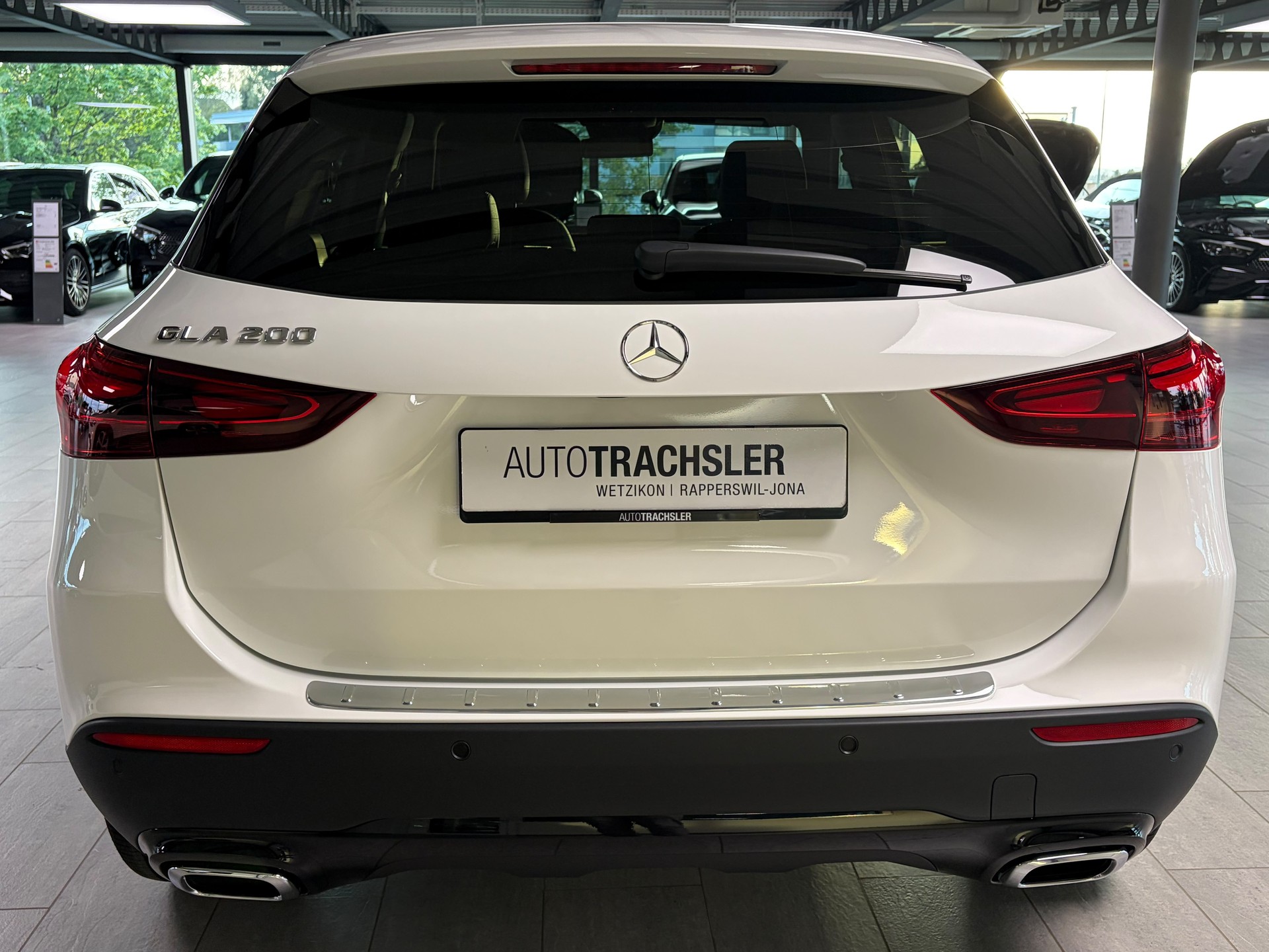 MERCEDES-BENZ GLA 200 Night Star 7G-DCT-image-4