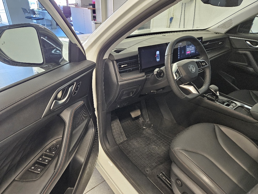 MG HS 1.5 T HEV Luxury-image-8