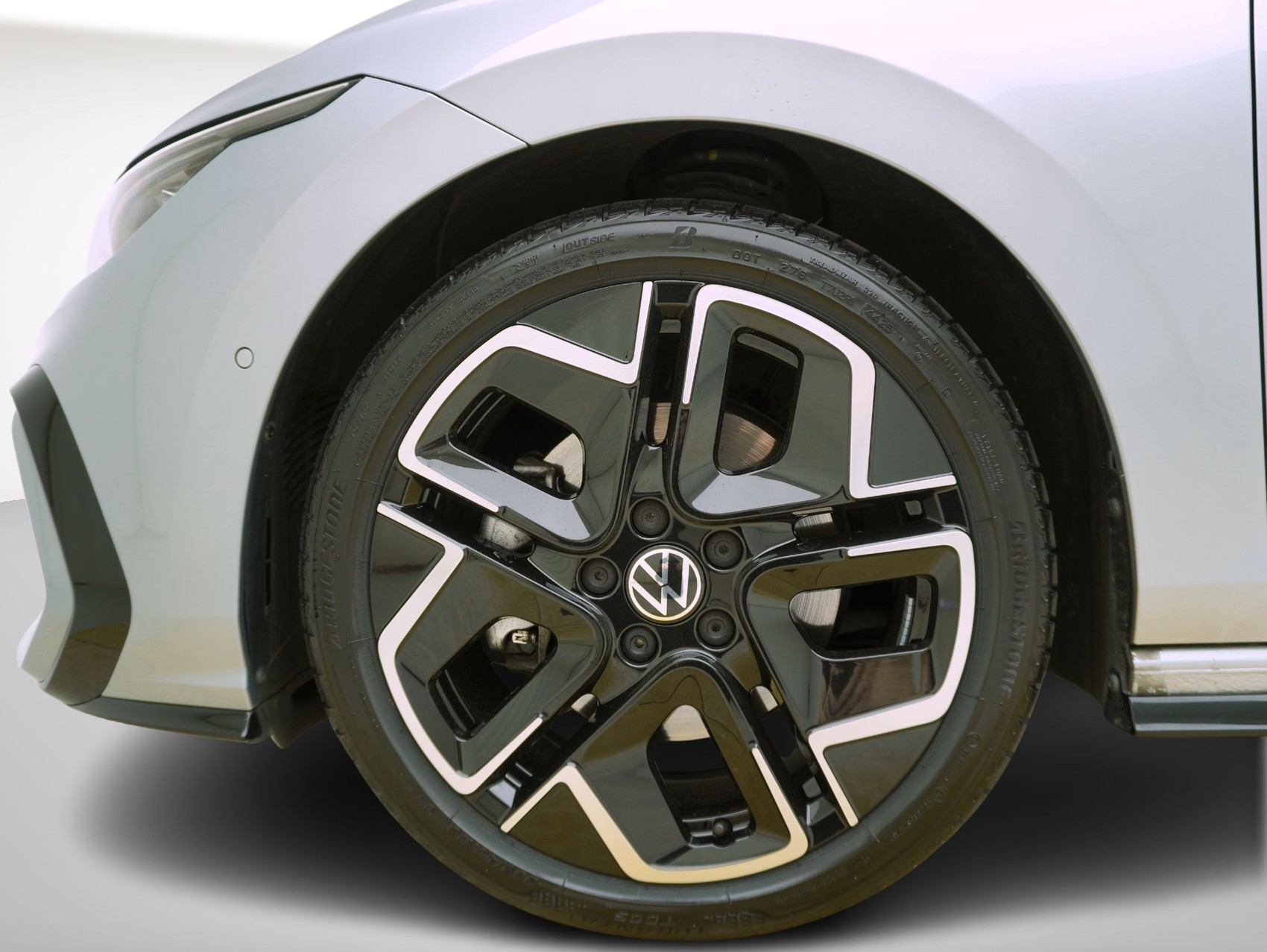 VW Golf 8.5 2.0 TSI DSG R-Line Black Style 4Motion **VW Werksgarantie bis 12/2030**-image-7