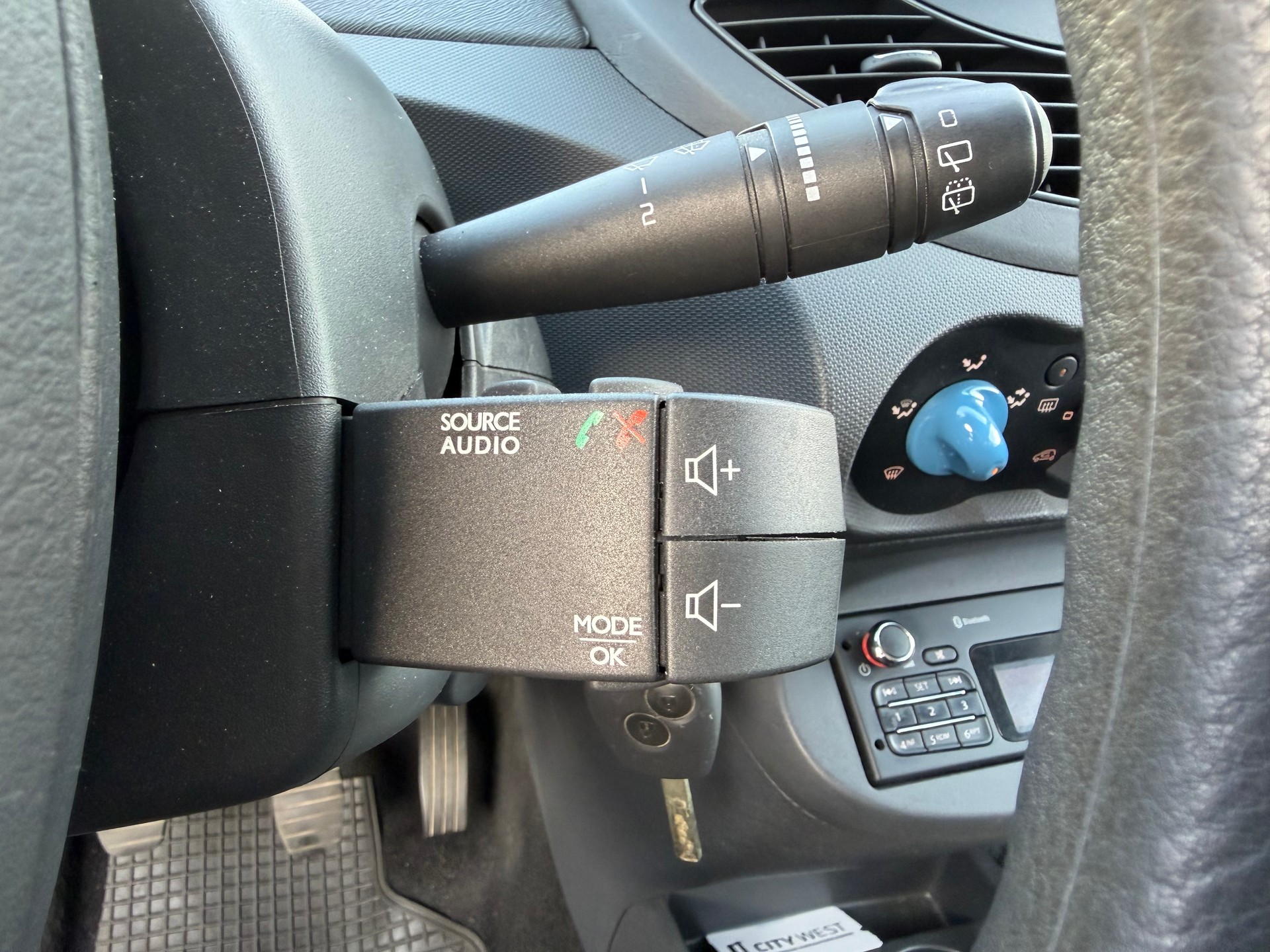 RENAULT Twingo 1.2 16V Expression-image-19