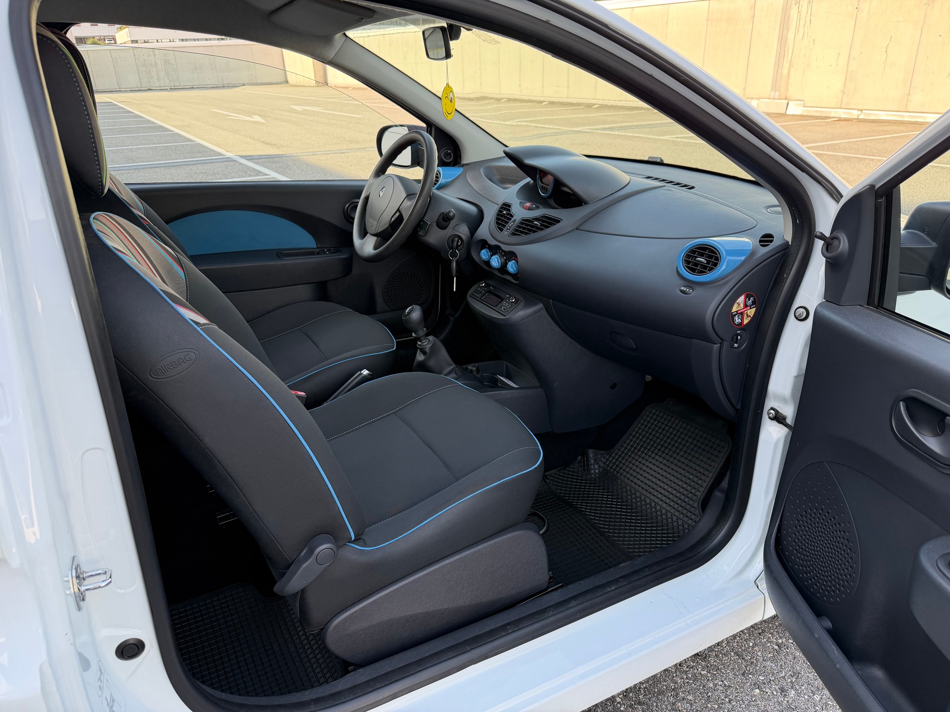RENAULT Twingo 1.2 16V Expression-image-12