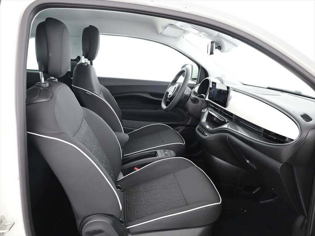 FIAT 500 electric 87 kW Swiss Edition-image-7