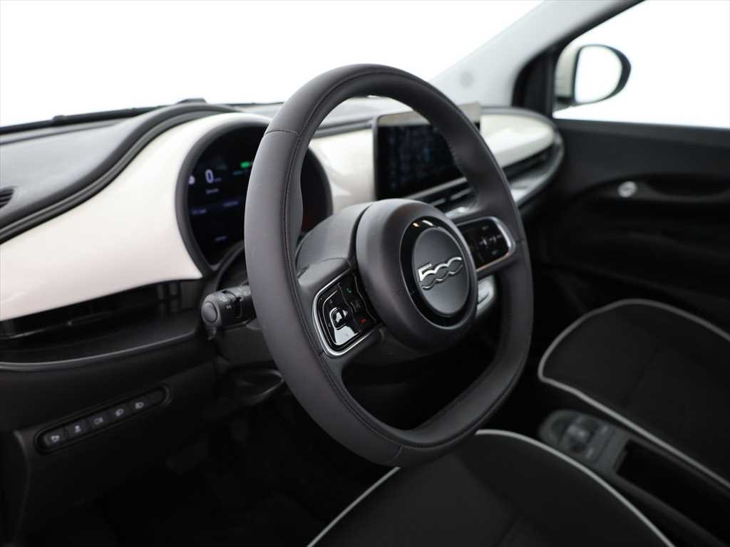 FIAT 500 electric 87 kW Swiss Edition-image-5