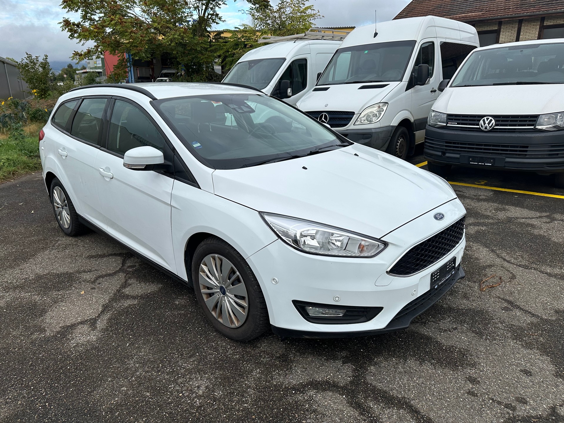FORD Focus 1.5 TDCi Business PowerShift-image-2