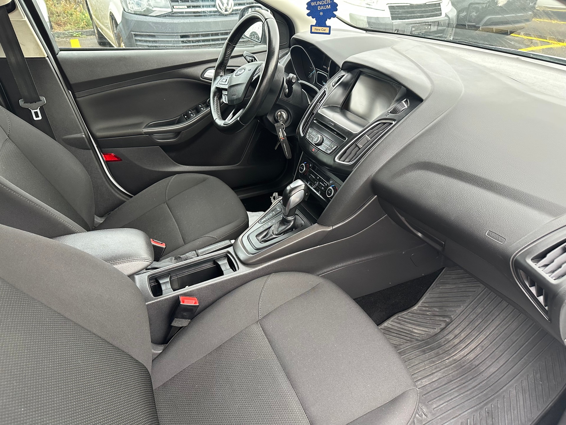 FORD Focus 1.5 TDCi Business PowerShift-image-9