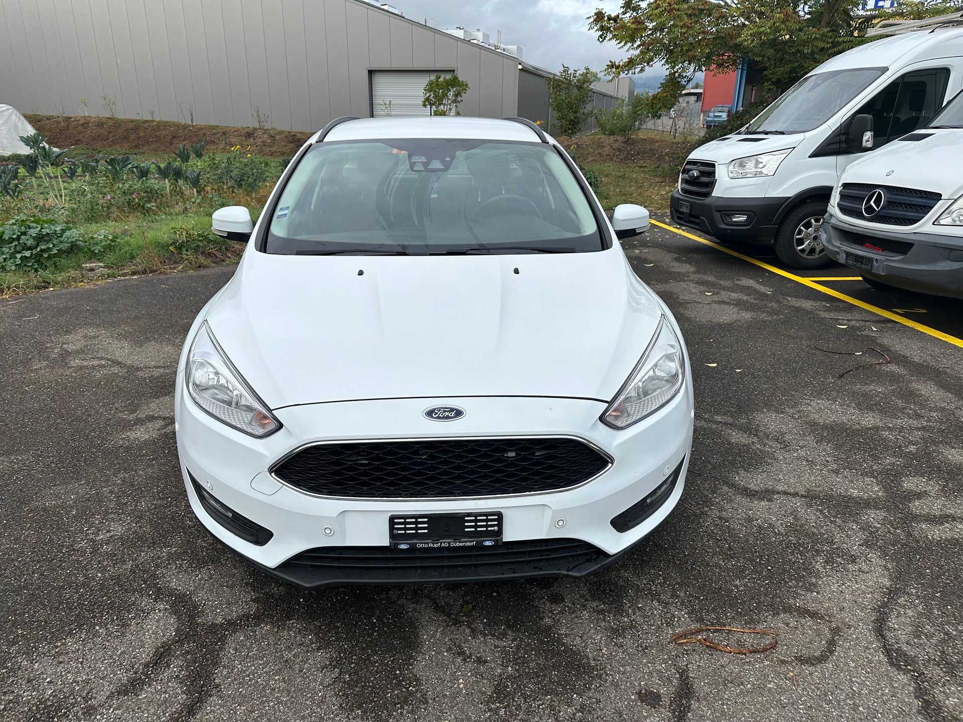 FORD Focus 1.5 TDCi Business PowerShift-image-1