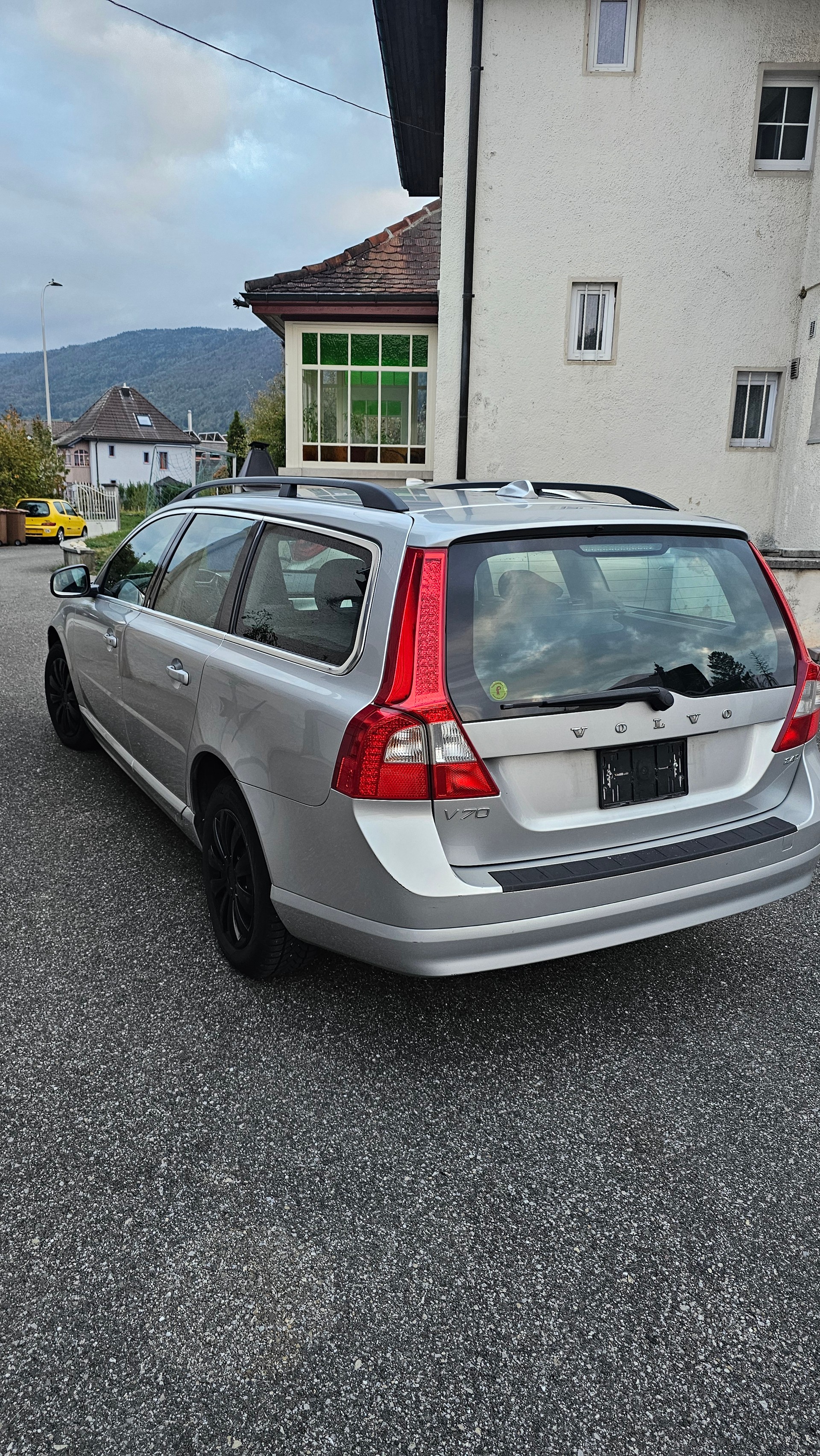 VOLVO V70 2.4D Kinetic Geartronic-image-2
