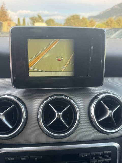 MERCEDES-BENZ GLA 250 Urban 4Matic 7G-DCT-image-2