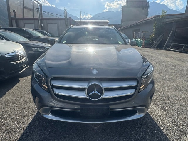 MERCEDES-BENZ GLA 250 Urban 4Matic 7G-DCT-image-5
