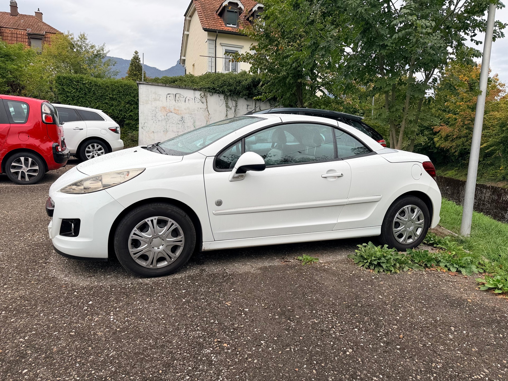 PEUGEOT 207 CC 1.6 16V Turbo Roland Garros-image-2