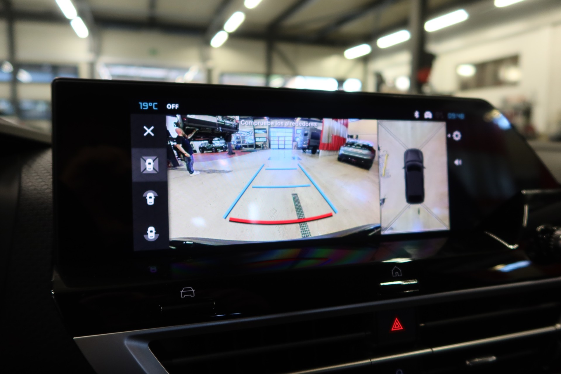 CITROEN C4 HEV Max-image-11