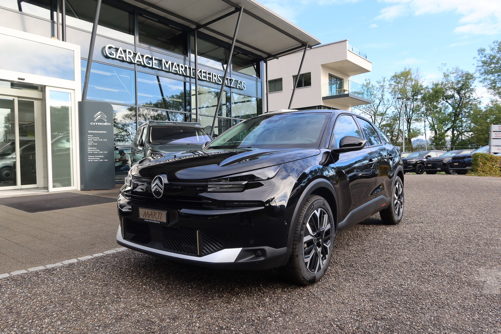 CITROEN C4 HEV Max-image-1