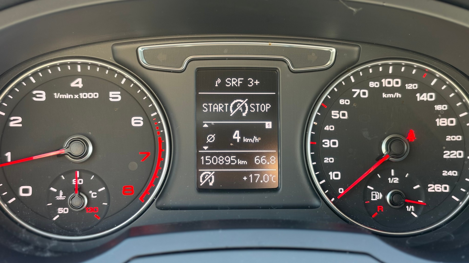 AUDI Q3 2.0 TFSI sport quattro S-tronic-image-19
