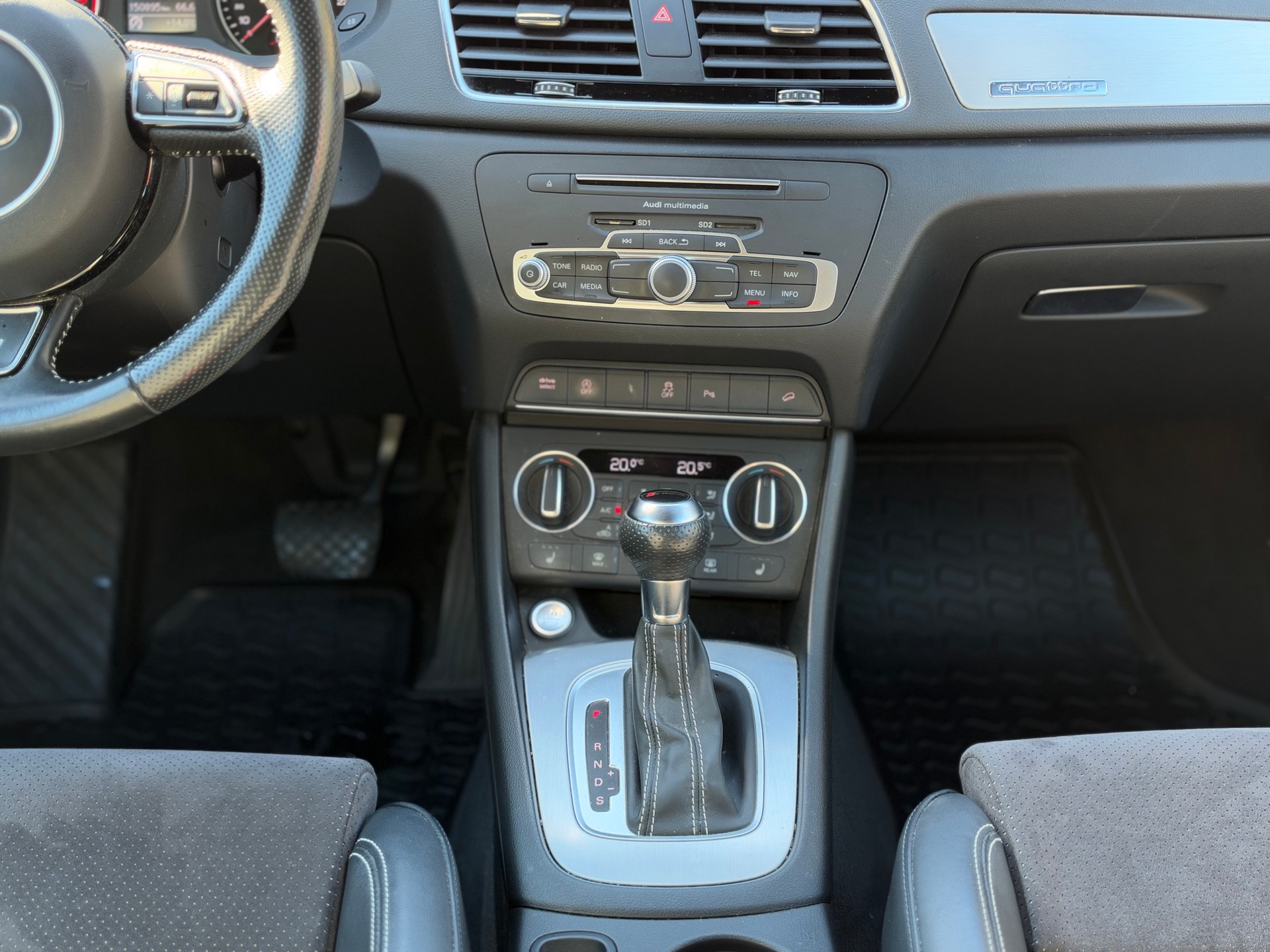 AUDI Q3 2.0 TFSI sport quattro S-tronic-image-8