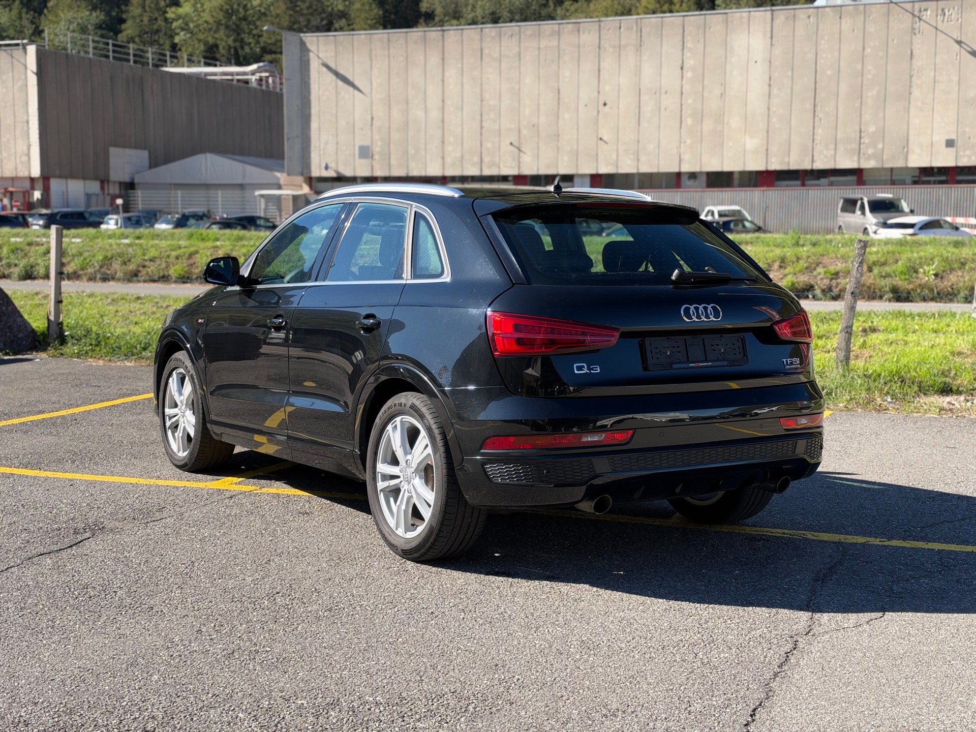 AUDI Q3 2.0 TFSI sport quattro S-tronic-image-5