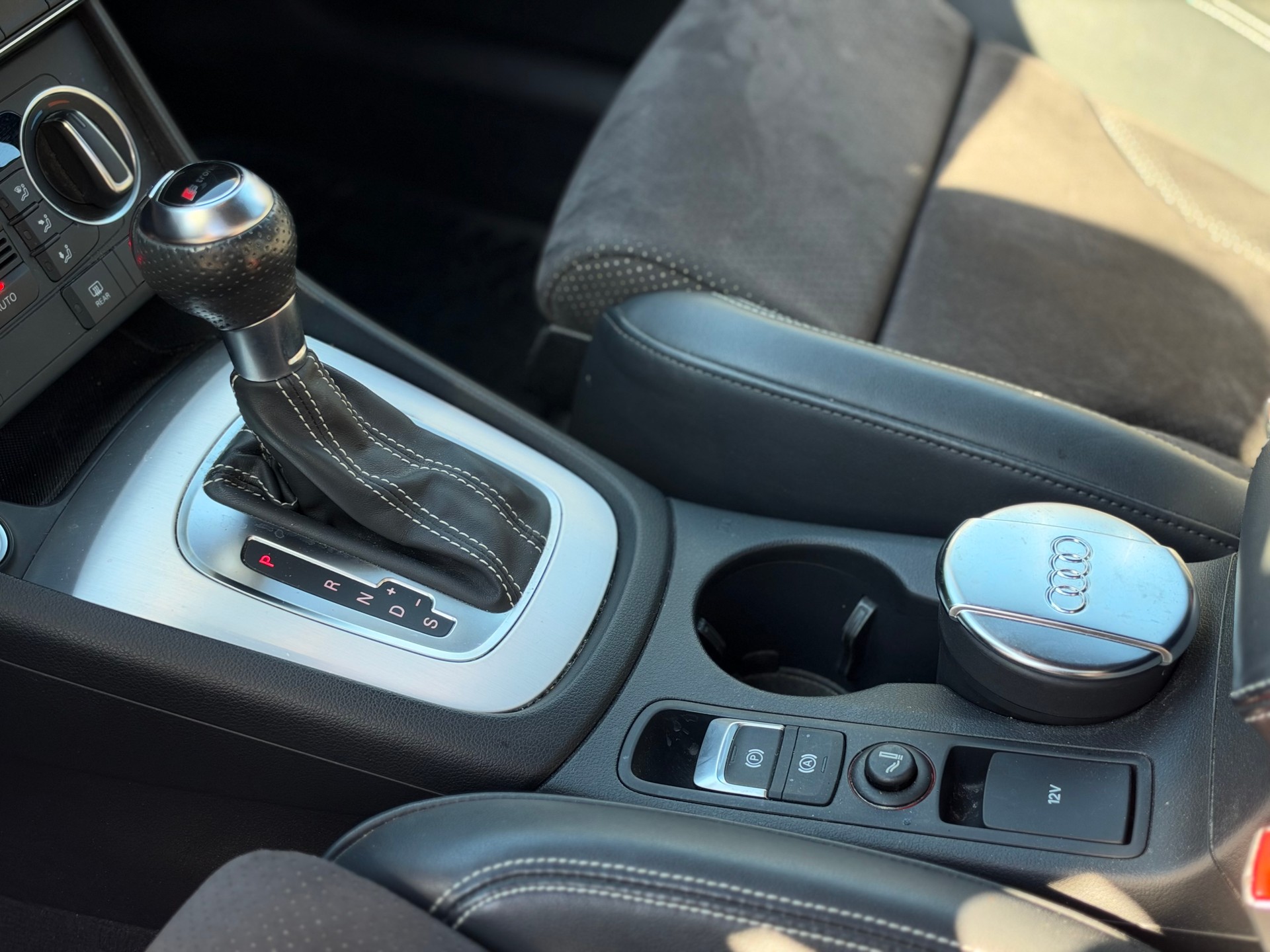 AUDI Q3 2.0 TFSI sport quattro S-tronic-image-14