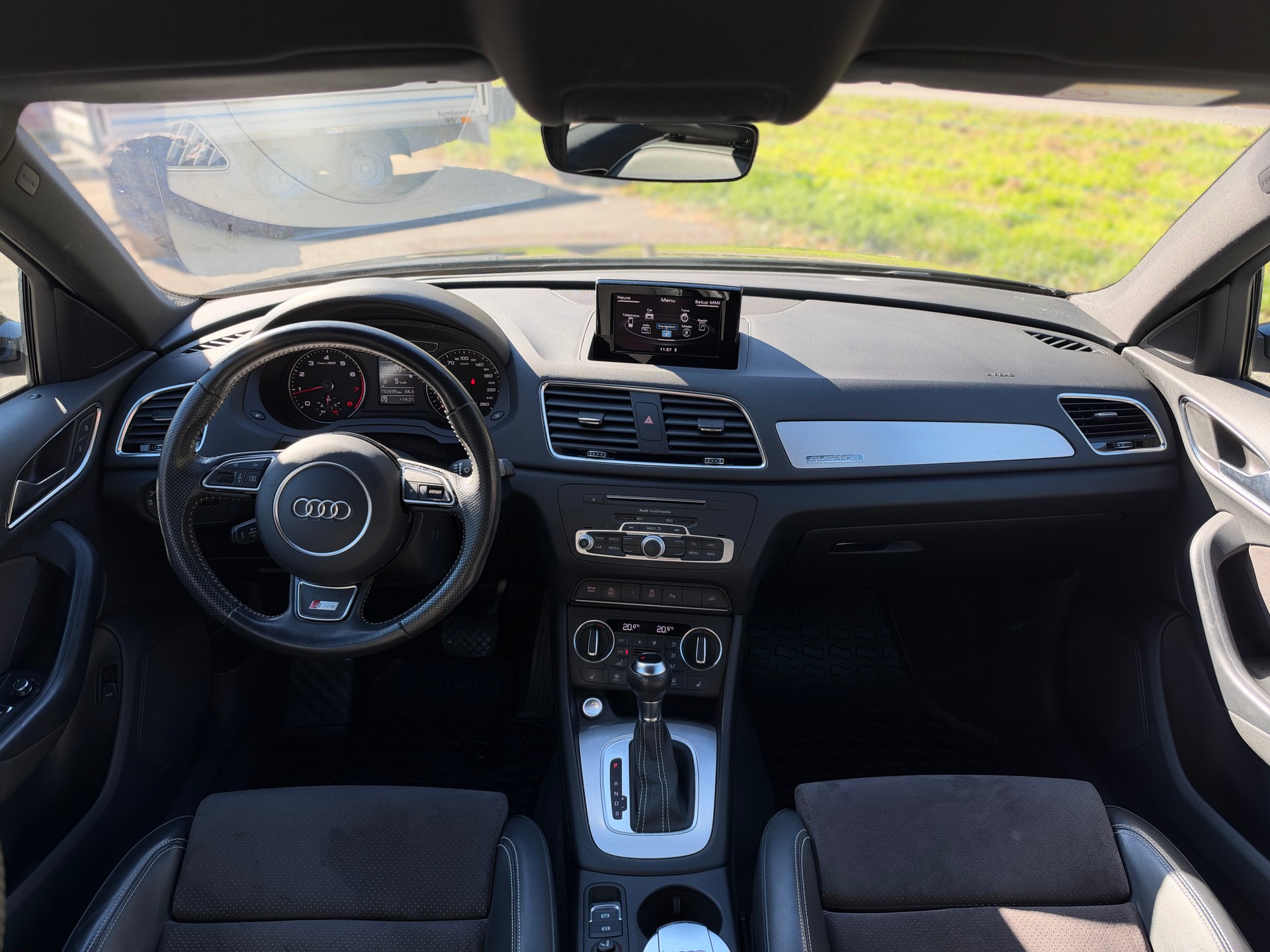 AUDI Q3 2.0 TFSI sport quattro S-tronic-image-13