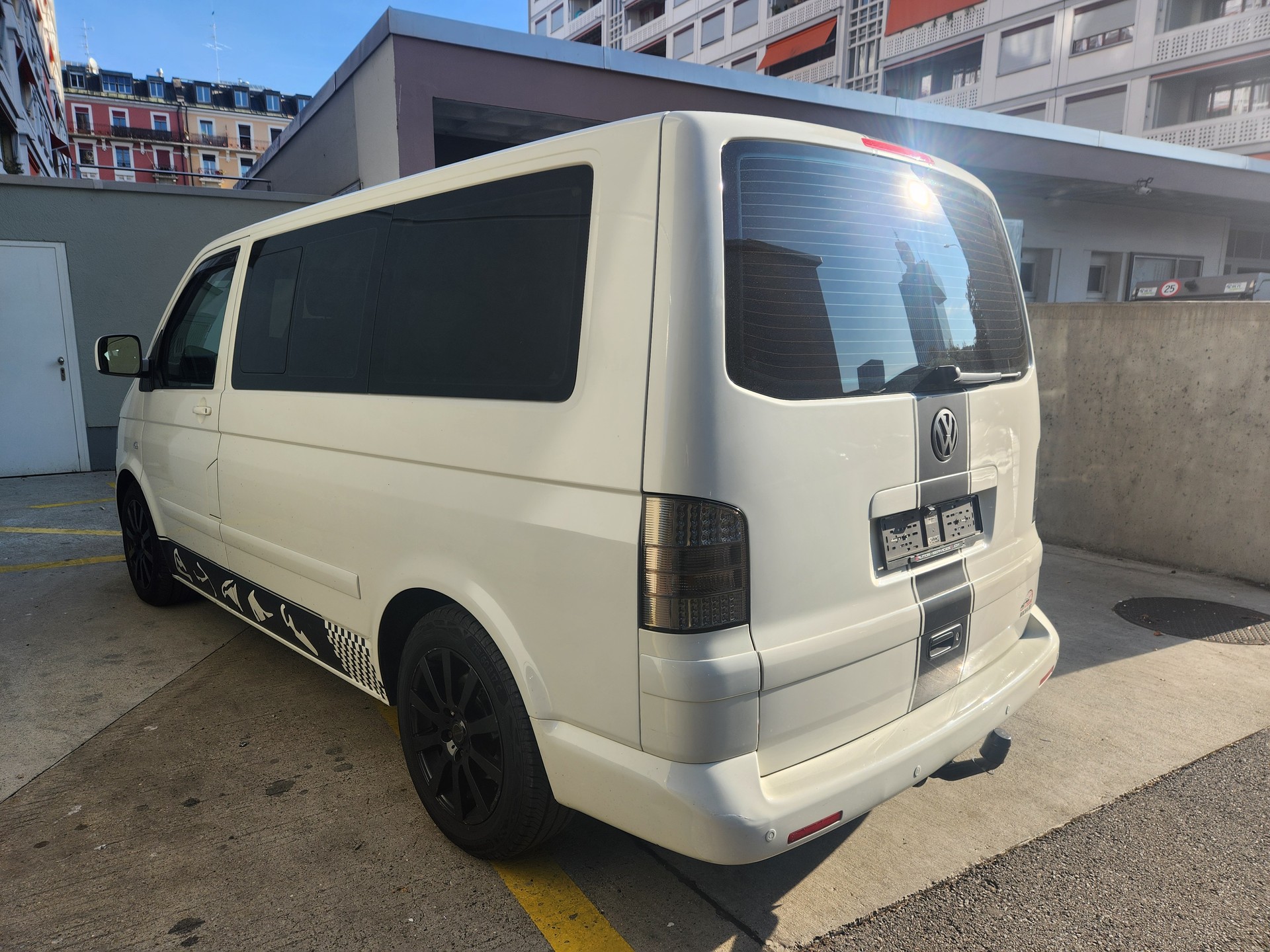 VW T5 Multivan Startline 2.5 TDI Tiptronic-image-3