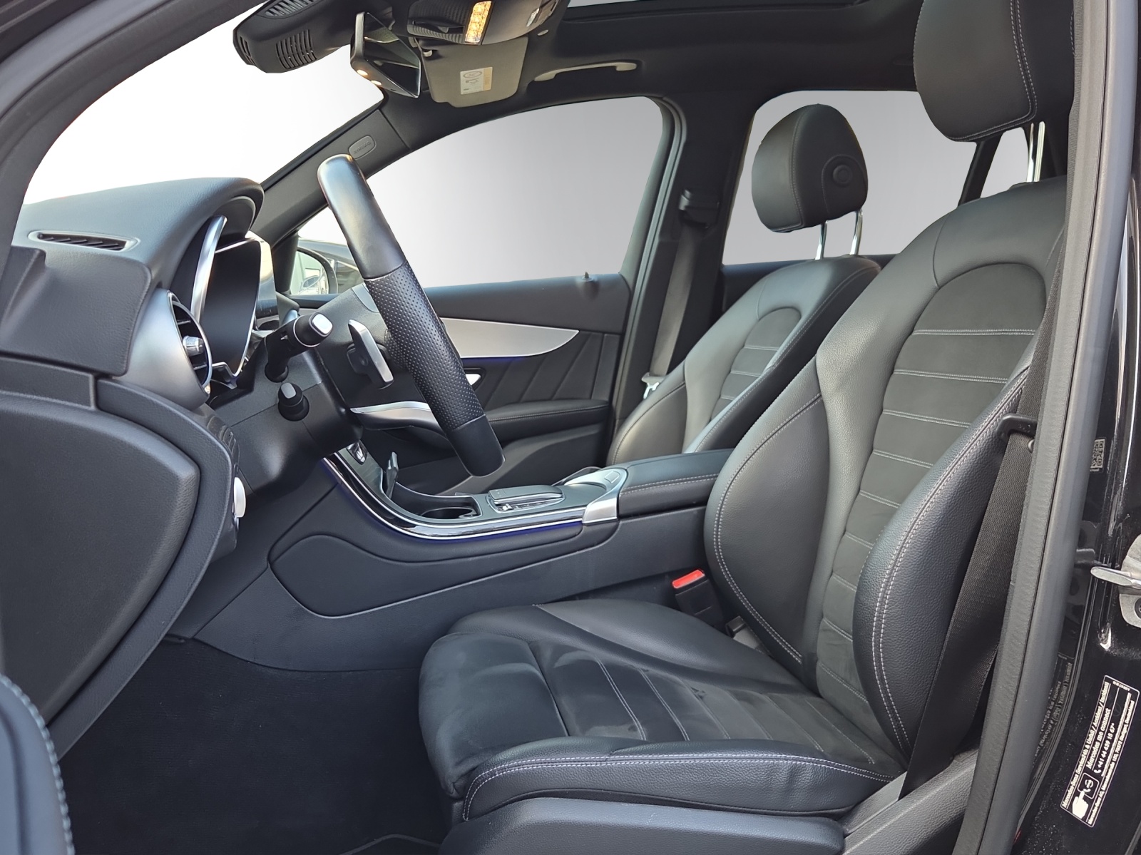 MERCEDES-BENZ GLC 300 e AMG Line Plus 4Matic 9G-Tronic-image-11