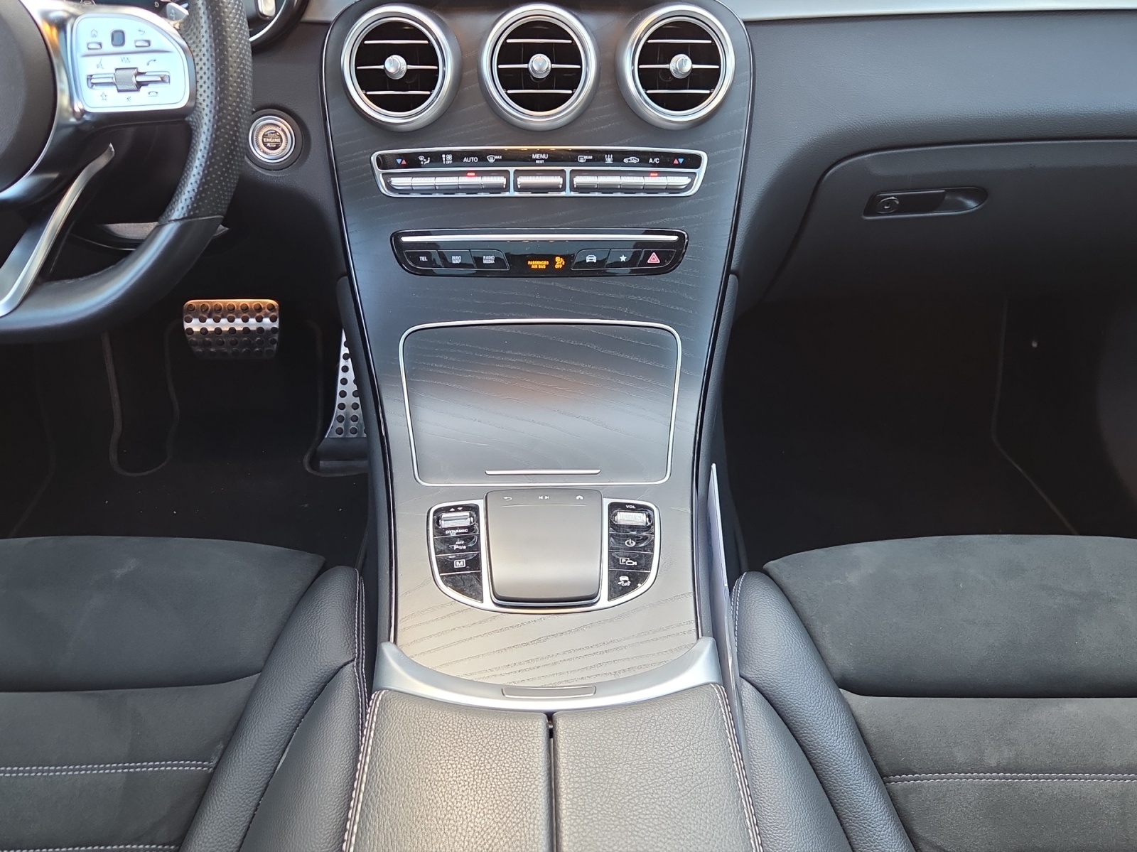 MERCEDES-BENZ GLC 300 e AMG Line Plus 4Matic 9G-Tronic-image-10