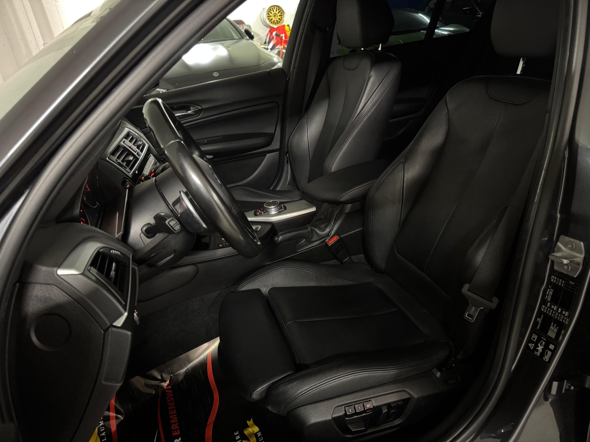 BMW M135i xDrive Steptronic CH-Fahrzeug-image-10