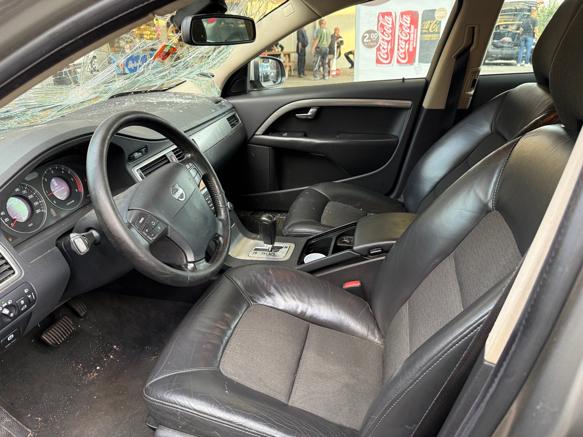 VOLVO V70 2.4D Kinetic Geartronic-image-9