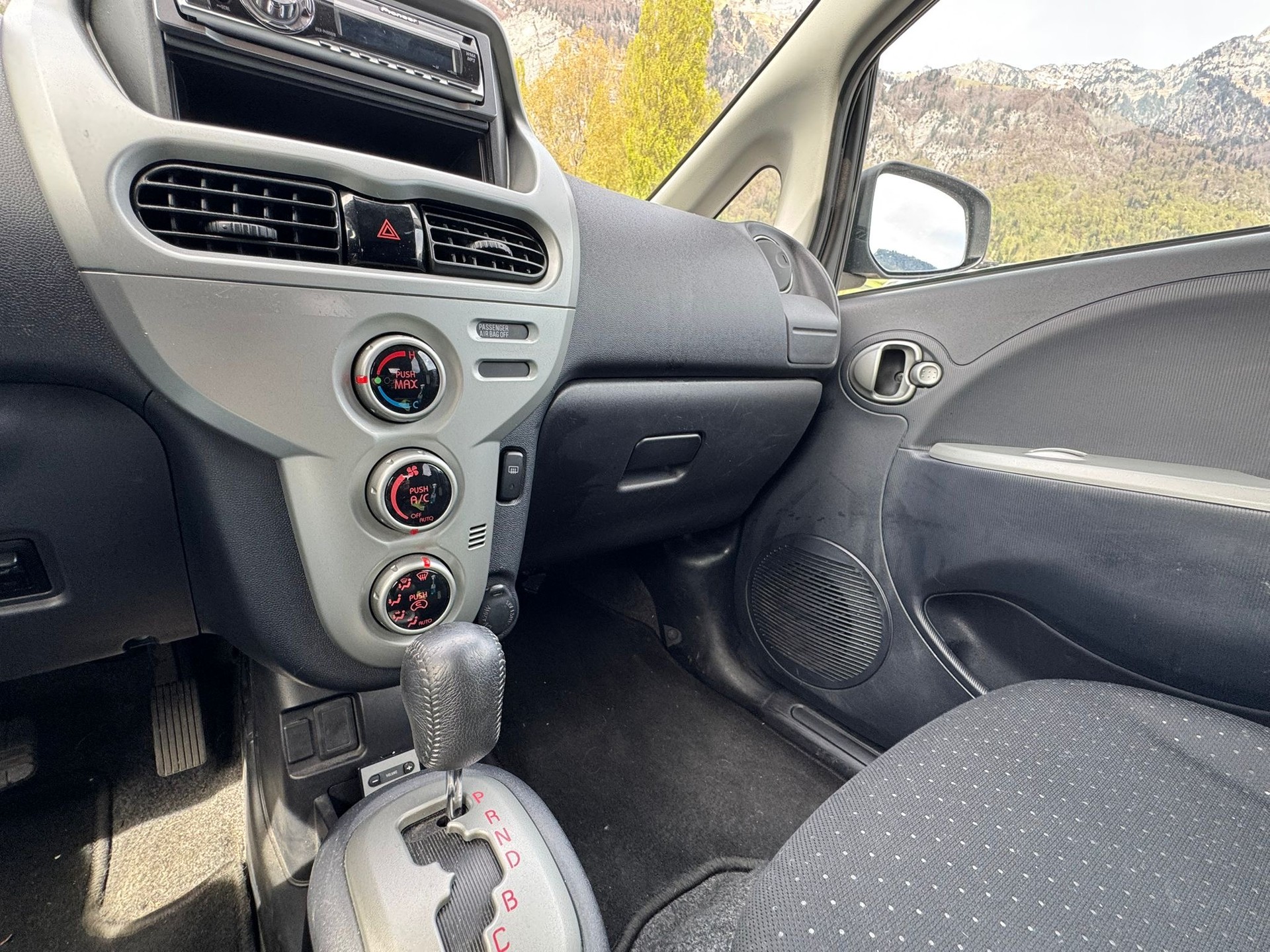 MITSUBISHI i MiEV-image-5