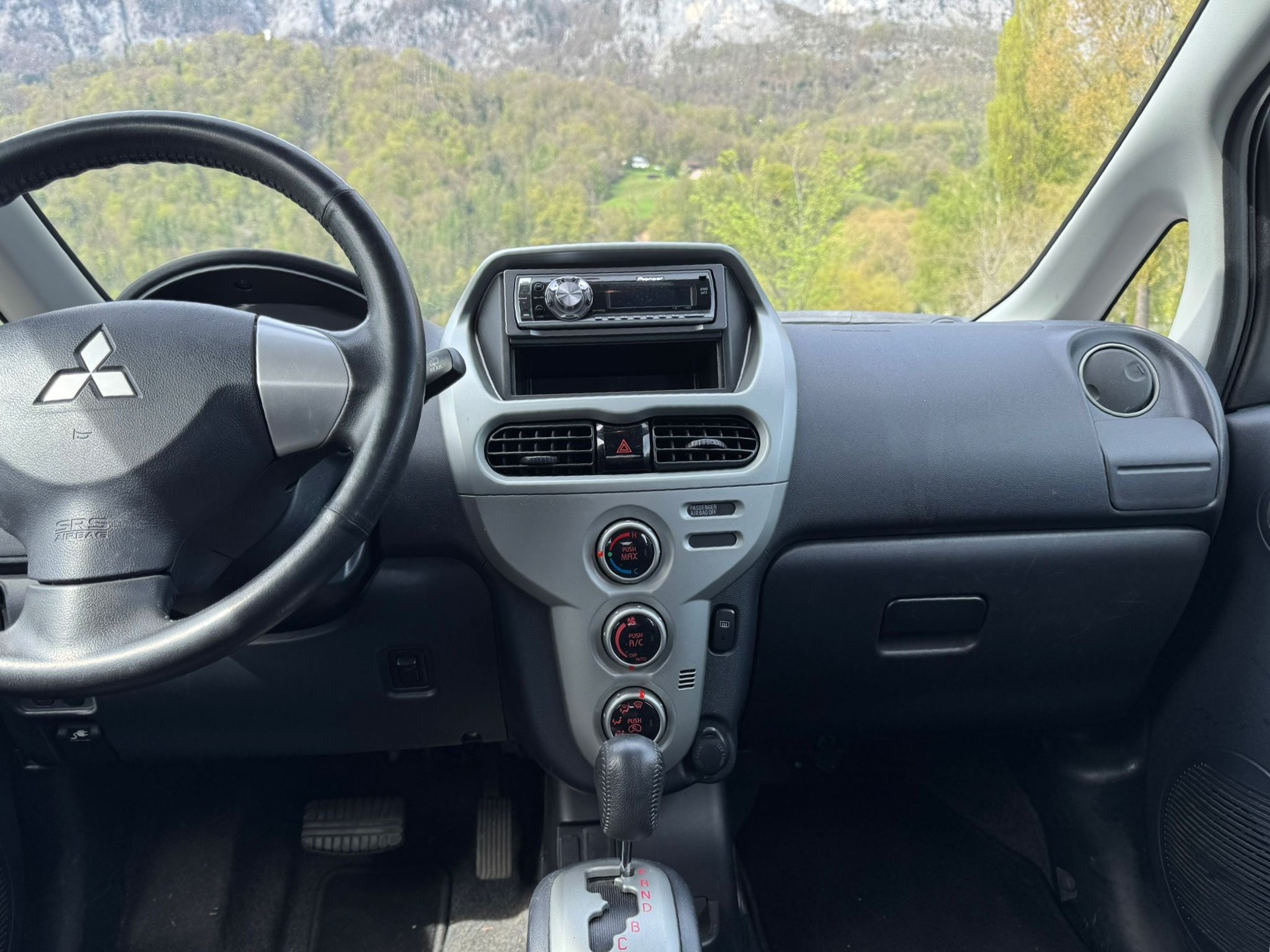 MITSUBISHI i MiEV-image-12