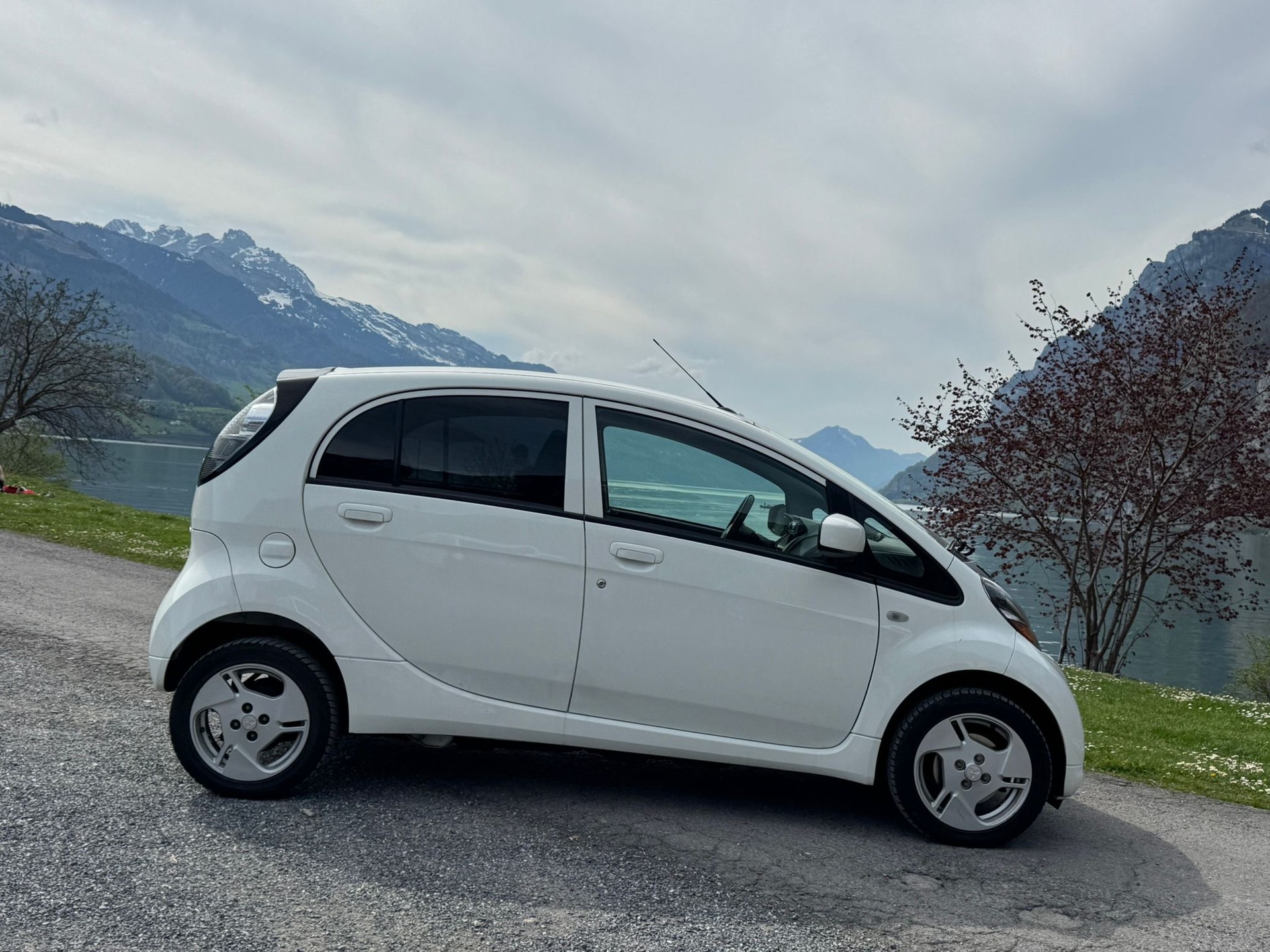 MITSUBISHI i MiEV-image-10