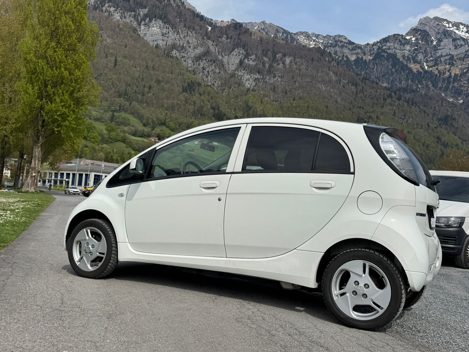 MITSUBISHI i MiEV-image-13