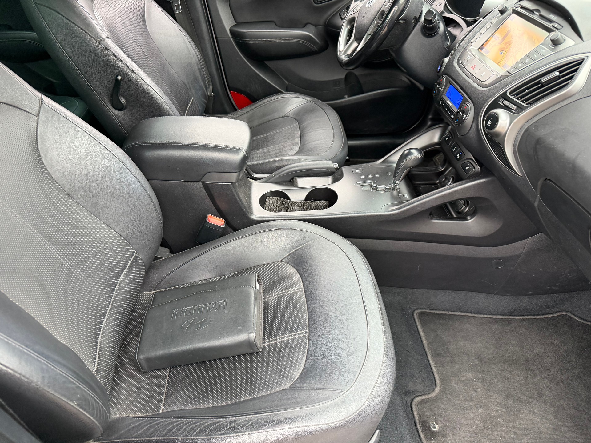 HYUNDAI iX 35 2.0 CRDi exxtra Plus 4WD Automatic-image-8