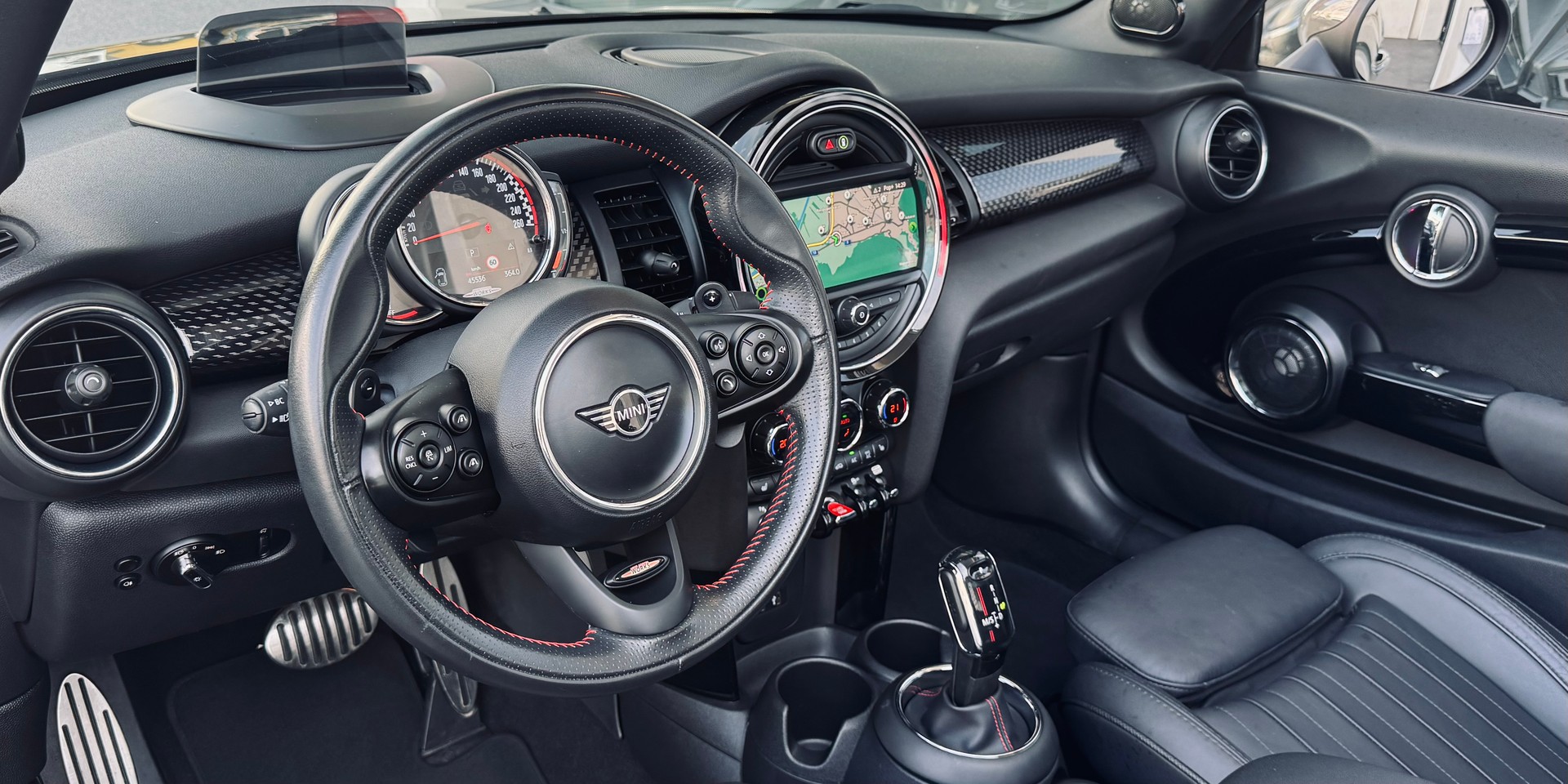 MINI Cooper John Cooper Works Cabriolet Steptronic-image-9
