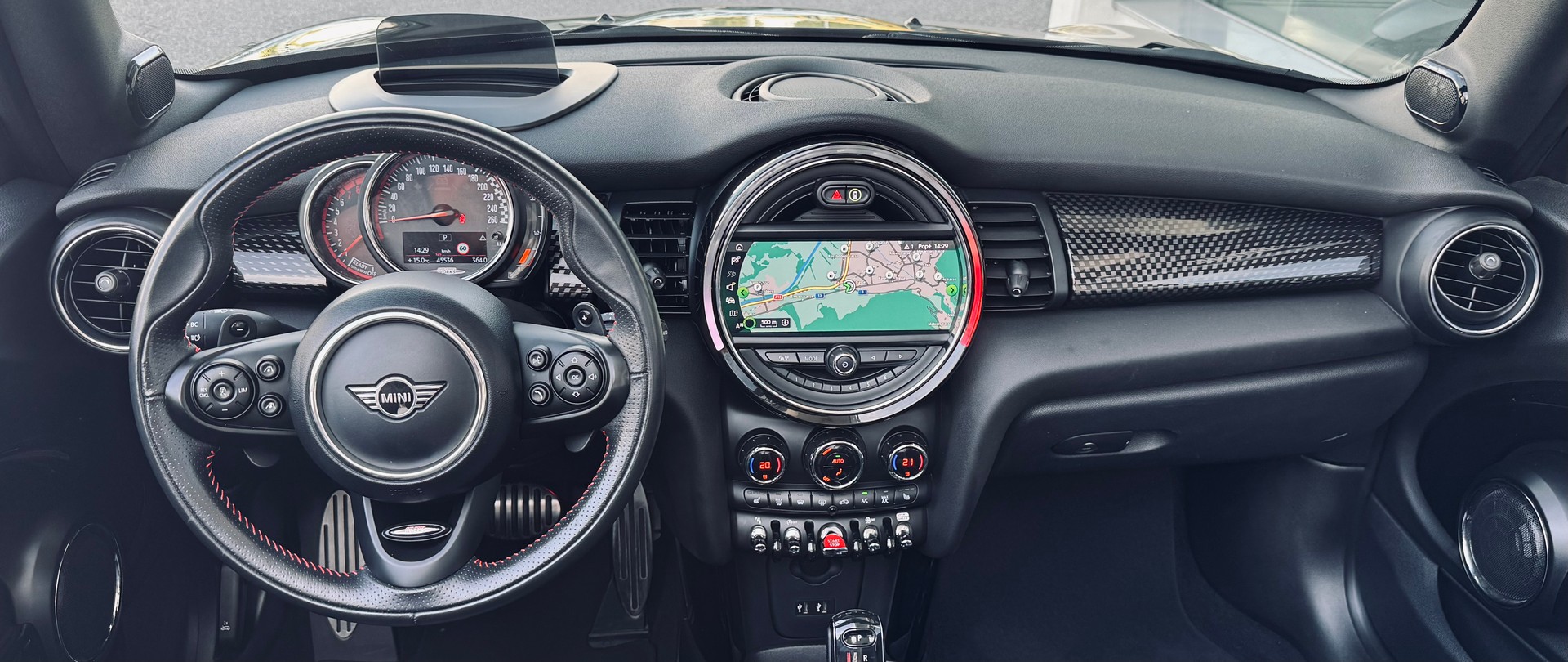 MINI Cooper John Cooper Works Cabriolet Steptronic-image-13