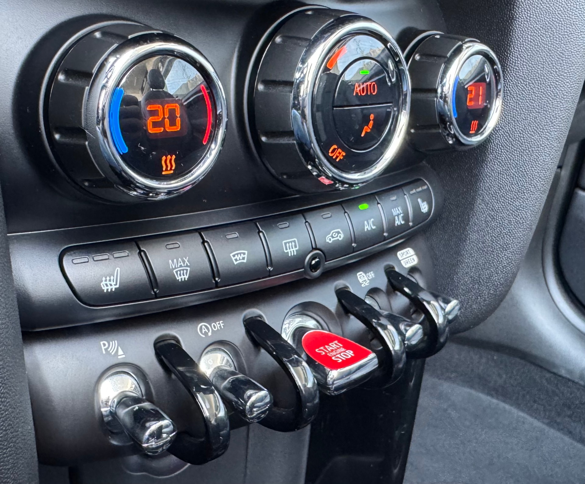 MINI Cooper John Cooper Works Cabriolet Steptronic-image-20