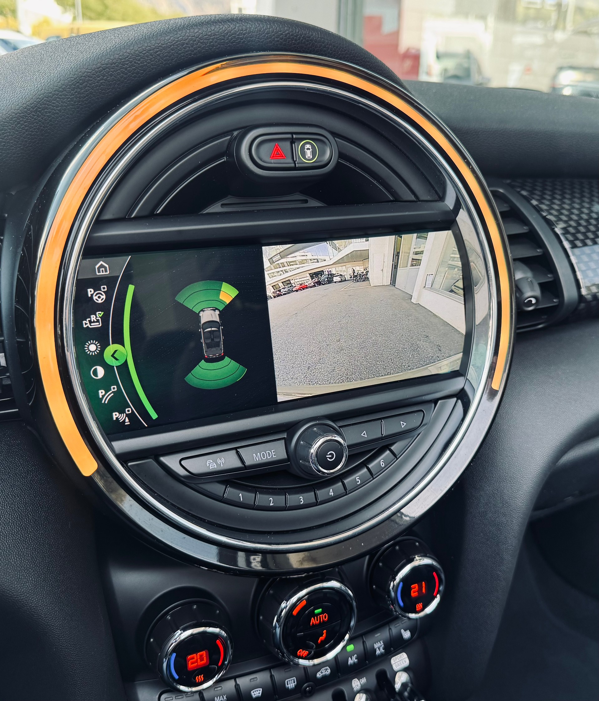 MINI Cooper John Cooper Works Cabriolet Steptronic-image-18