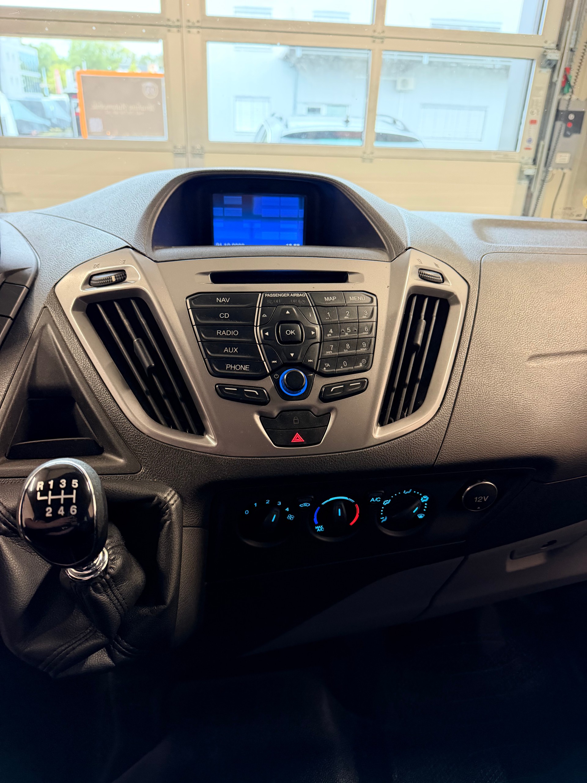 FORD Transit Custom 310 L2H1 Trend-image-10