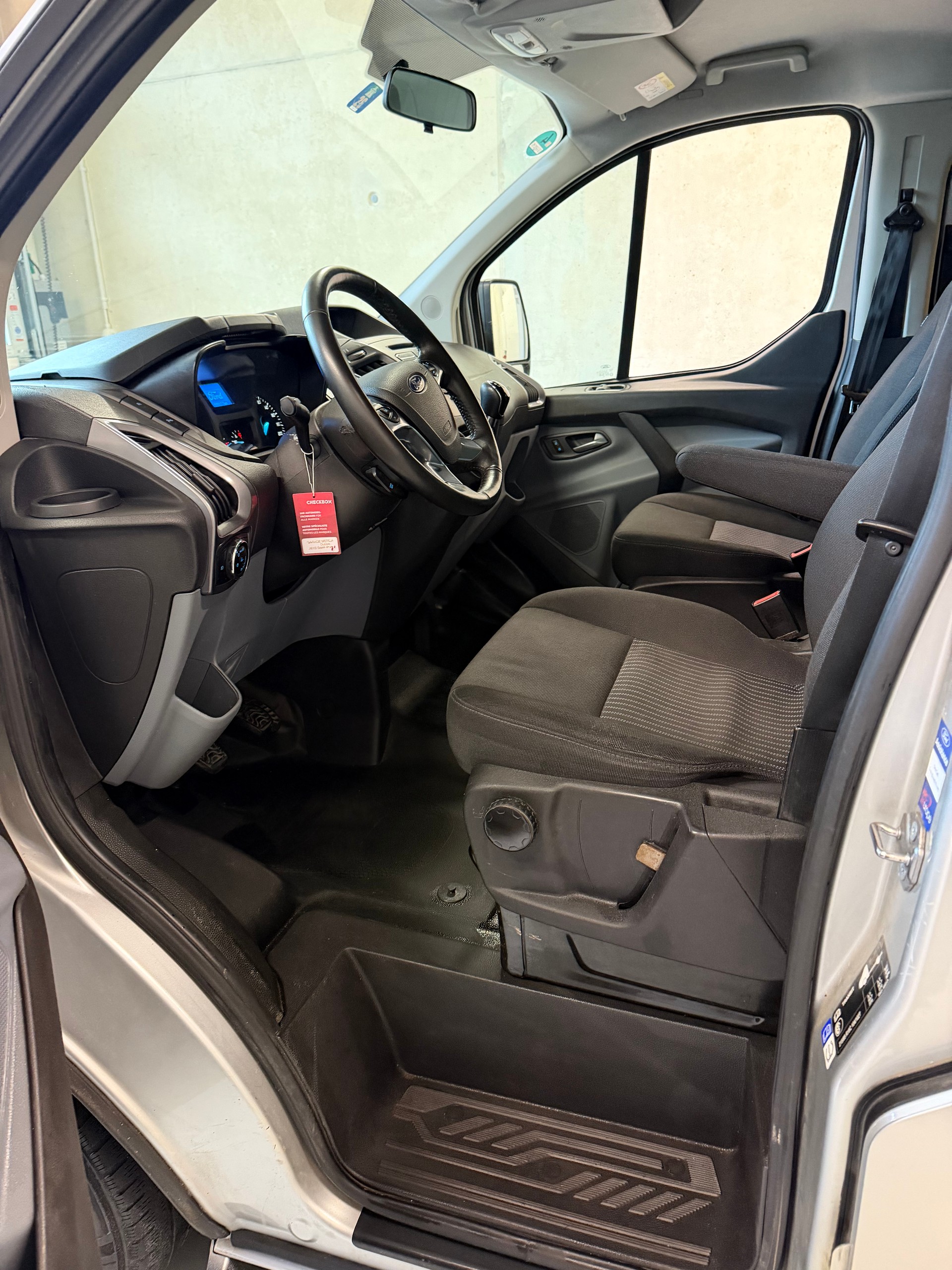 FORD Transit Custom 310 L2H1 Trend-image-8