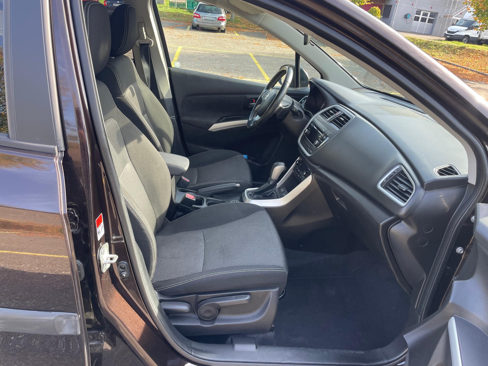 SUZUKI SX4 S-Cross 1.6 16V Compact Top 4WD CVT7-image-11