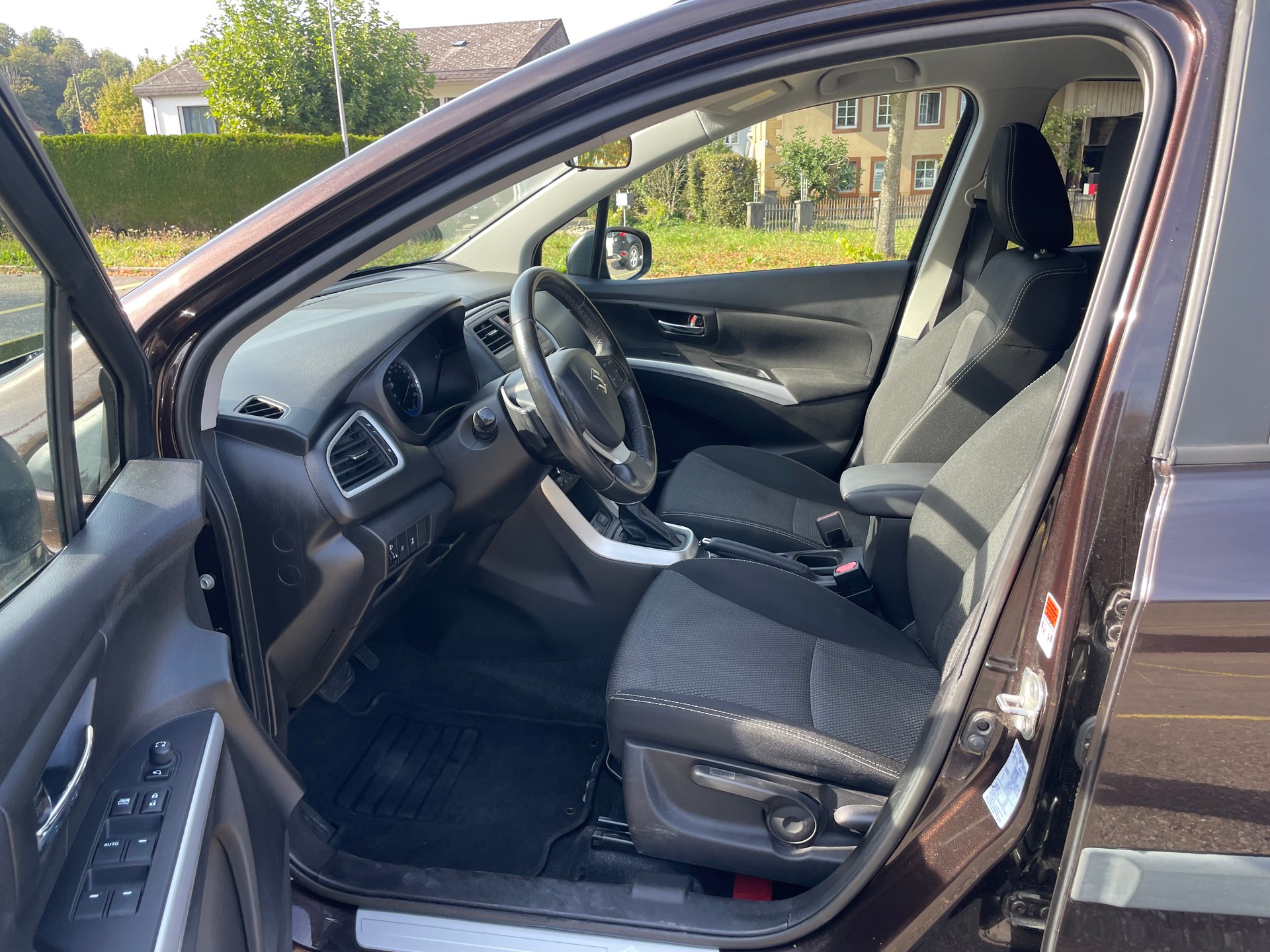 SUZUKI SX4 S-Cross 1.6 16V Compact Top 4WD CVT7-image-10