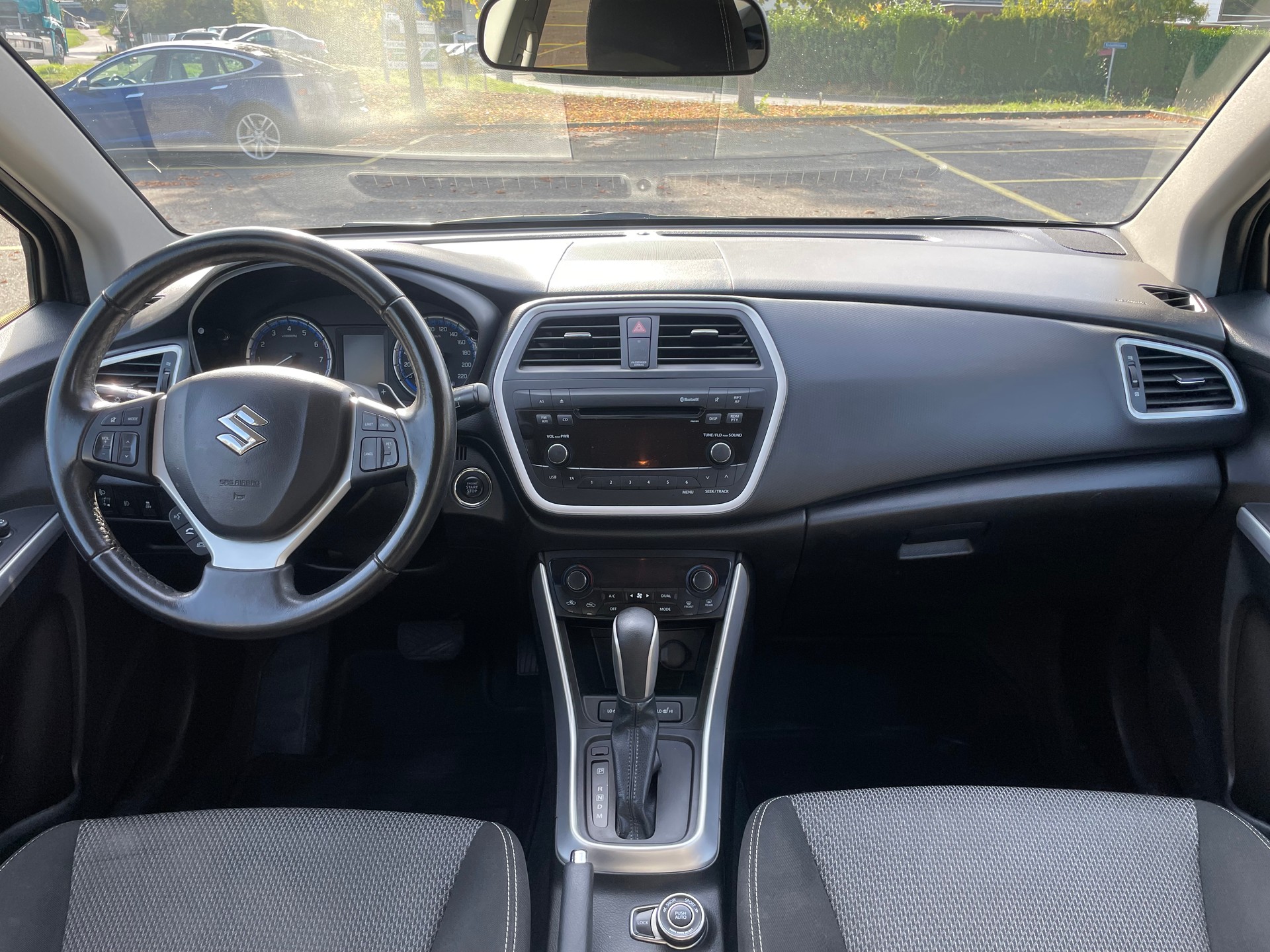 SUZUKI SX4 S-Cross 1.6 16V Compact Top 4WD CVT7-image-8